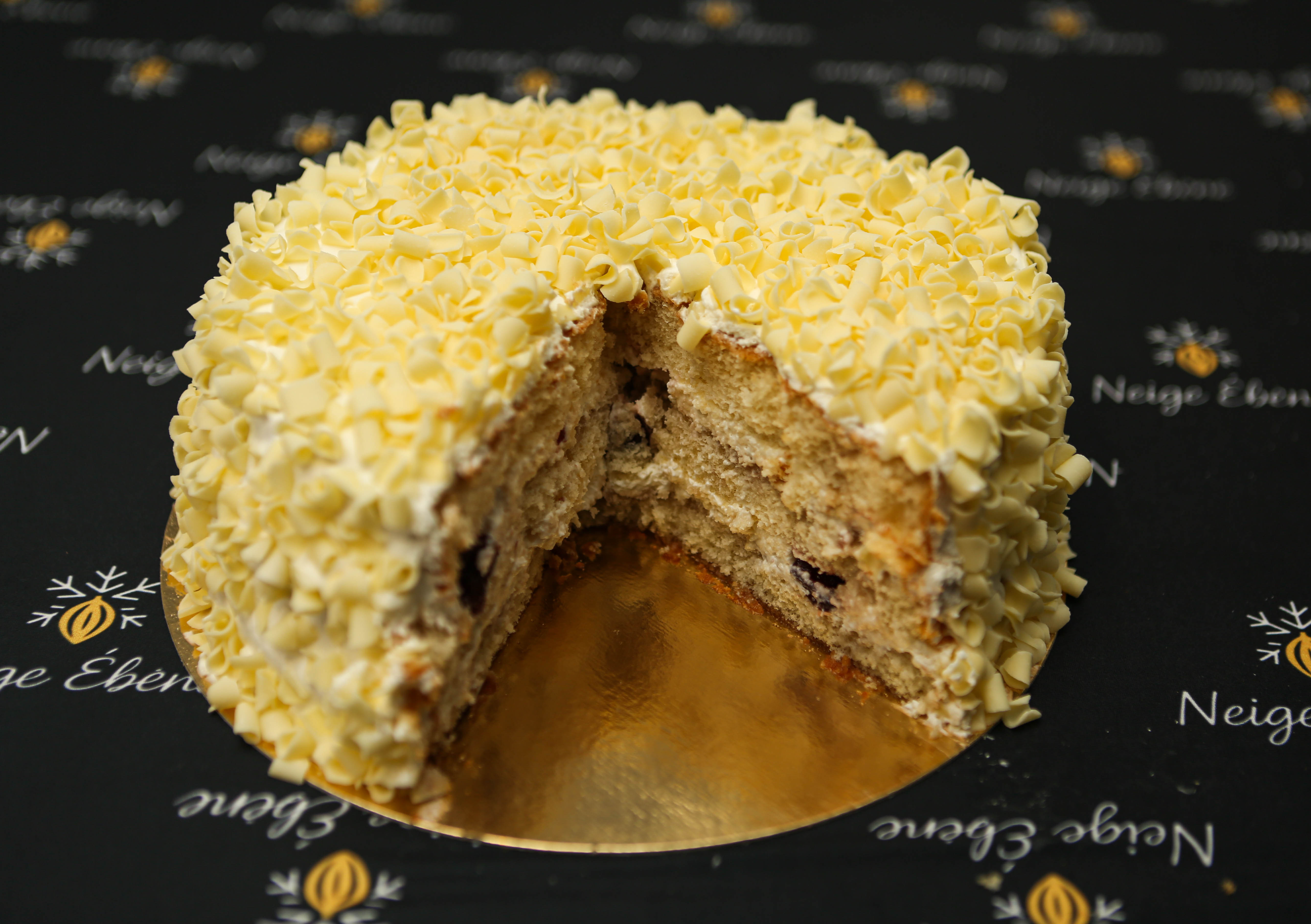 𝐿𝑎 𝐹𝑜𝑟ê𝑡 𝐵𝑙𝑎𝑛𝑐ℎ𝑒