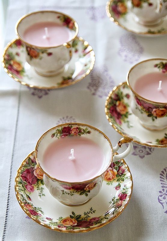 Créez une bougie parfumée dans une tasse en porcelaine