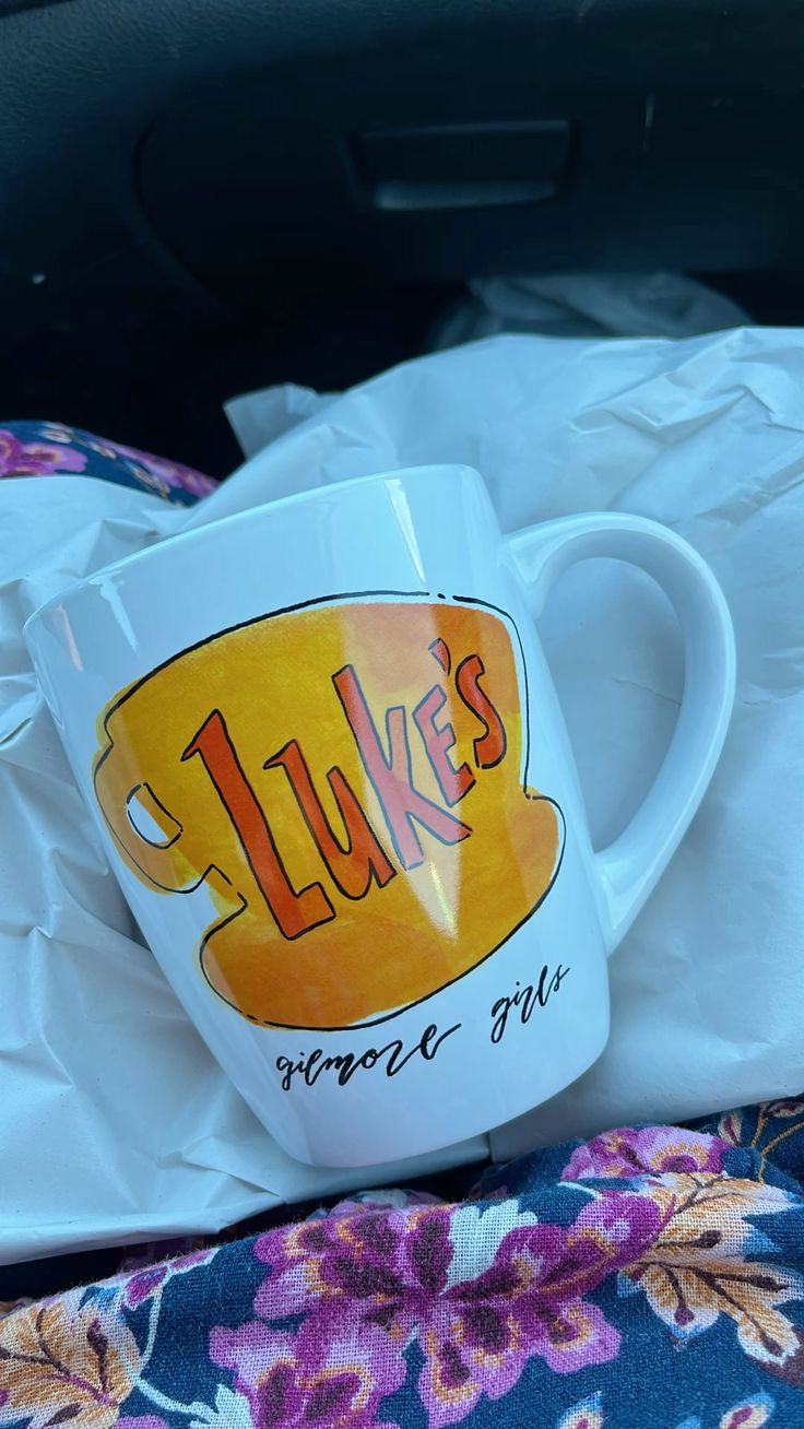 Créez et décorez un mug Gilmore Girls en céramique