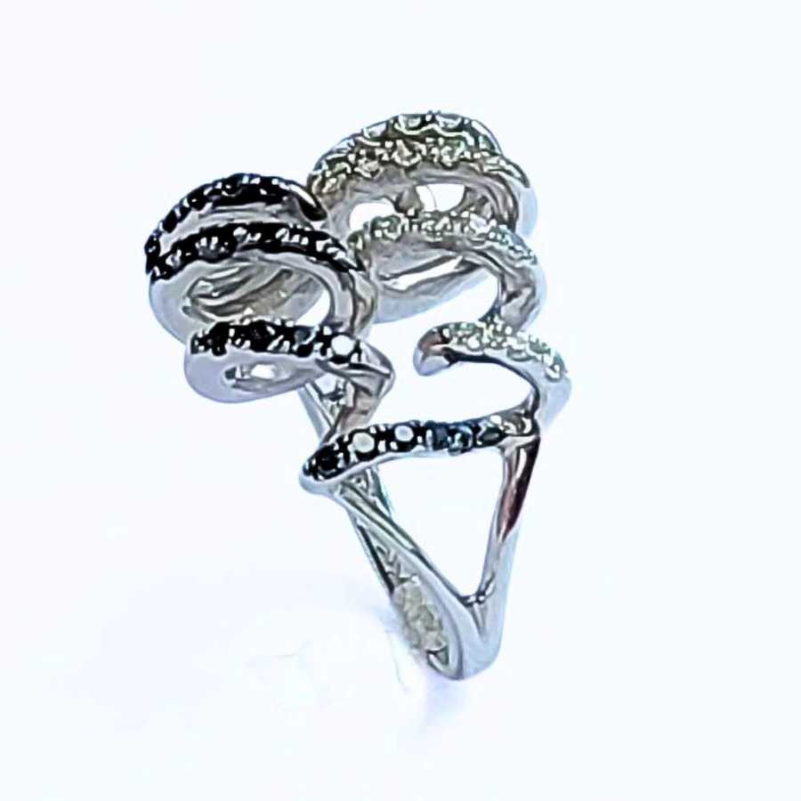 Anel de Prata com Design Ondulado