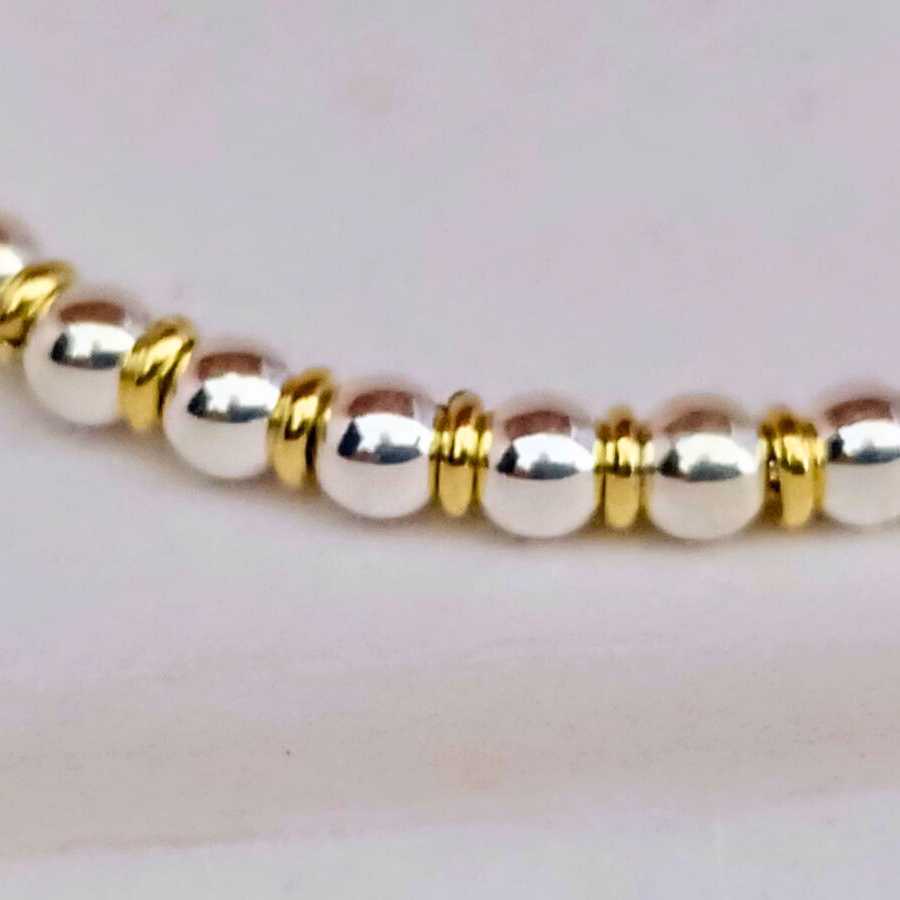 Colar de Bolas e Entremeios em Prata