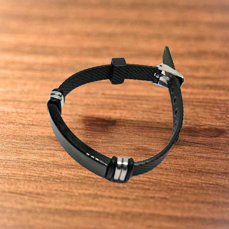 Pulseira Unissex Ajustável Preta em Material PU. Valor com Gravação.