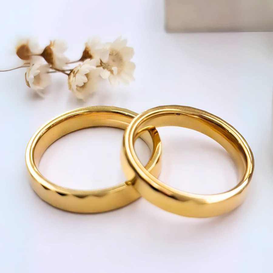 Par Alianças Ouro Banhada 18k Tungstênio 4mm Gravação Nomes.