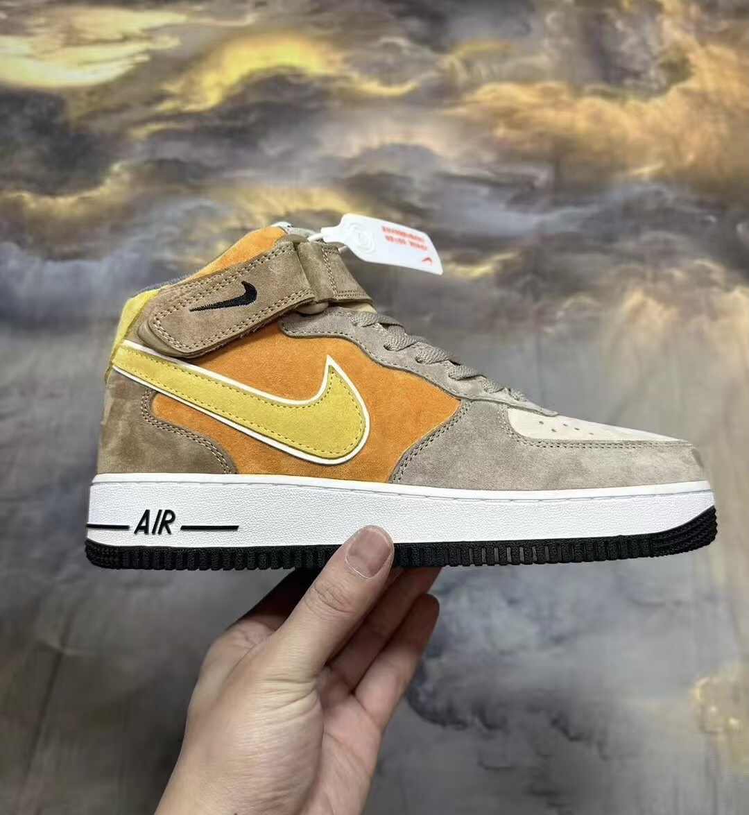 Air Force 1 Mid - Orange suede