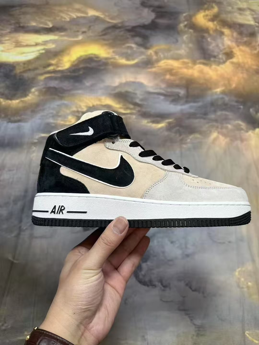 Nike Air Force 1 Mid Top - beige n black