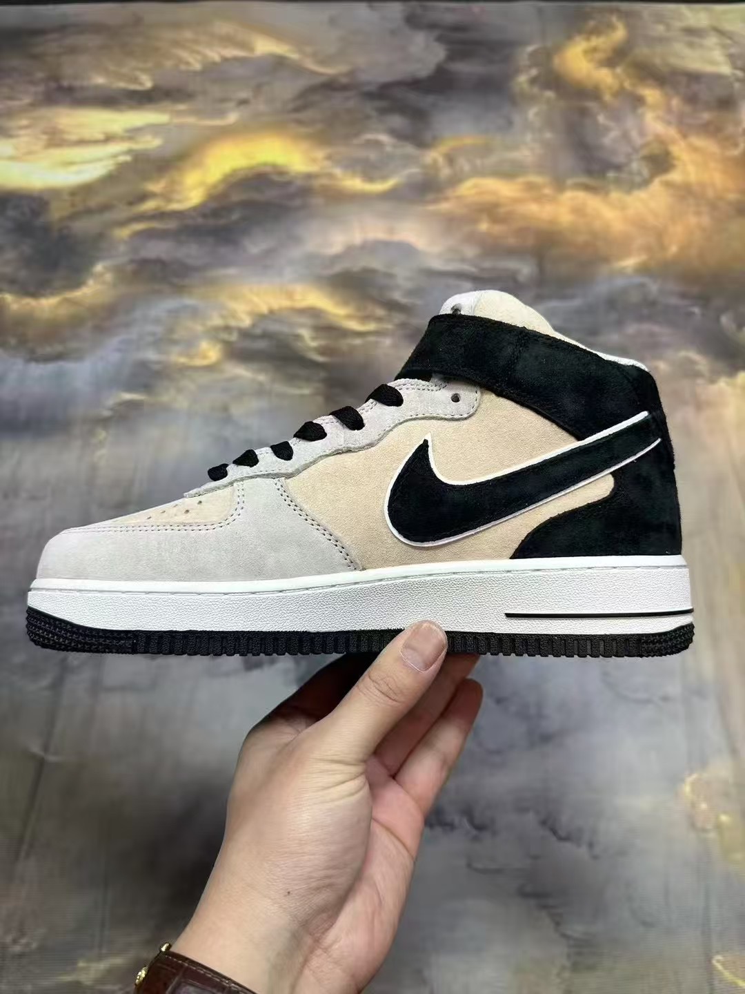 Nike Air Force 1 Mid Top - beige n black