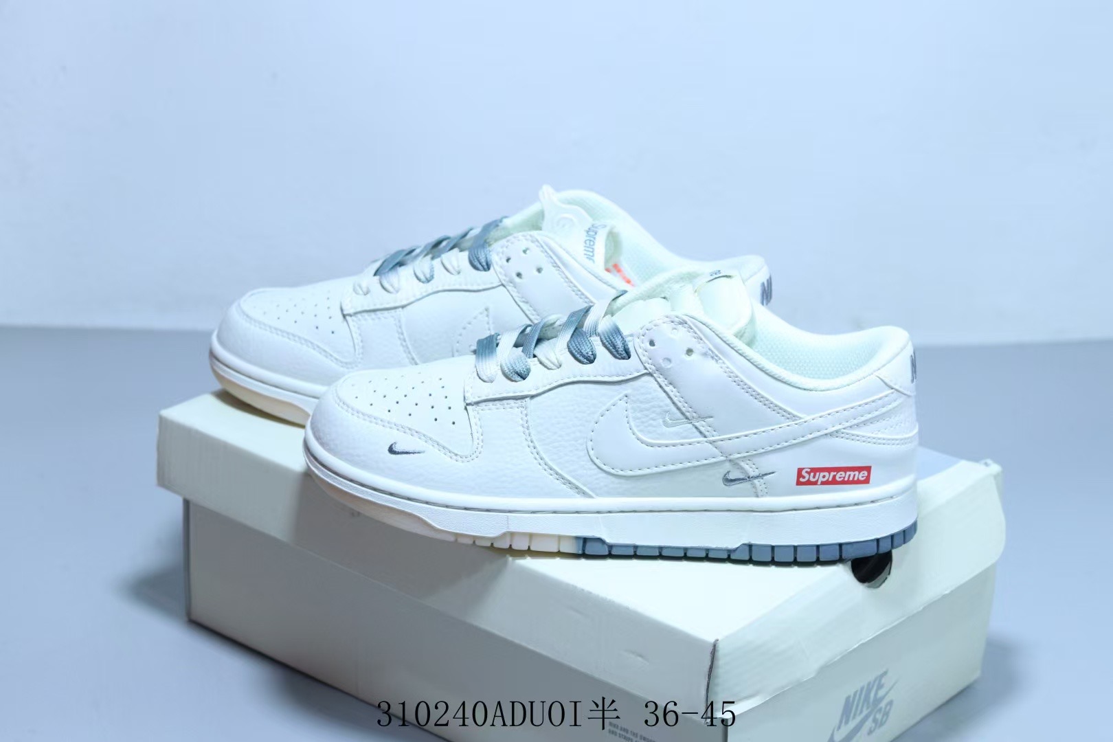 Nike Dunk Low x Supreme - White 