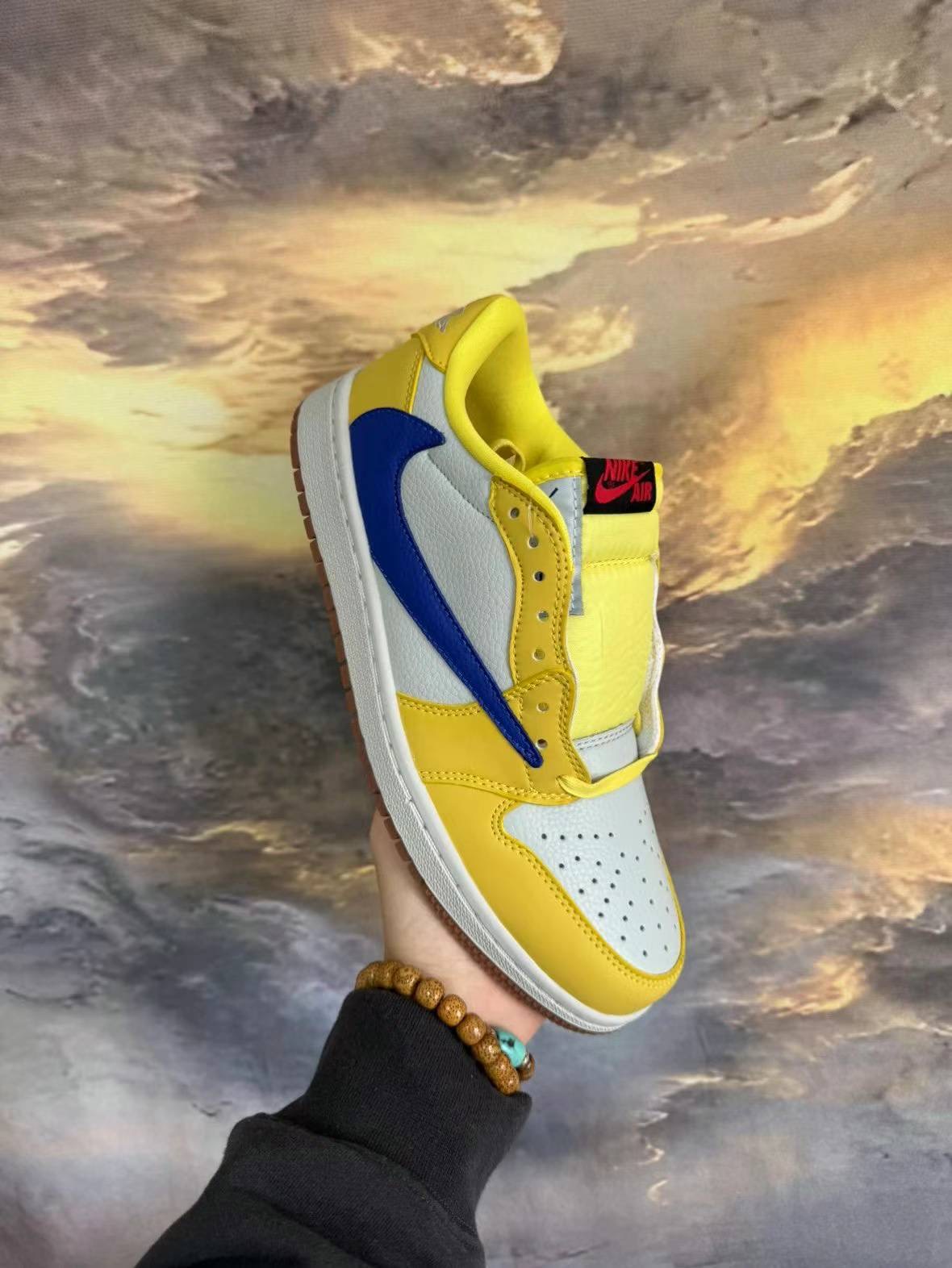 Jordan 1 low Retro OG SP x Travis Scott Canary