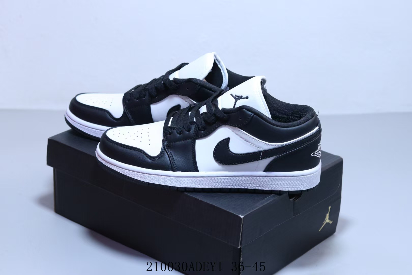 Air Jordan 1 Low `Panda’