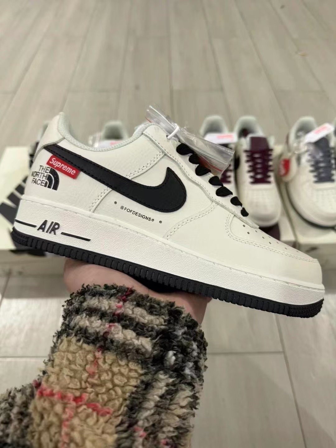 Nike Air Force 1 Supreme x The North Face - Black