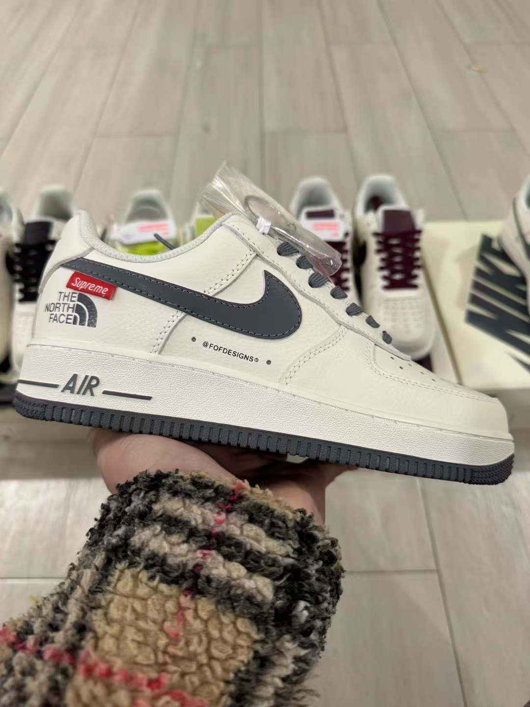 Nike Air Force 1 Supreme x The North - Silver