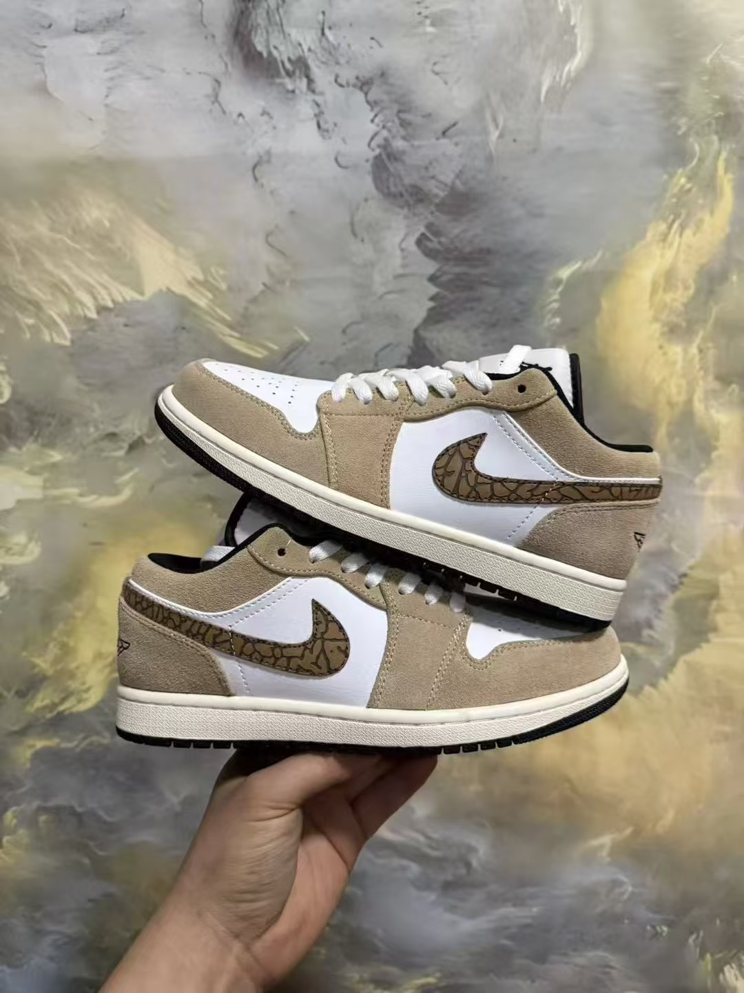 Air Jordan 1 low SE elephant brown