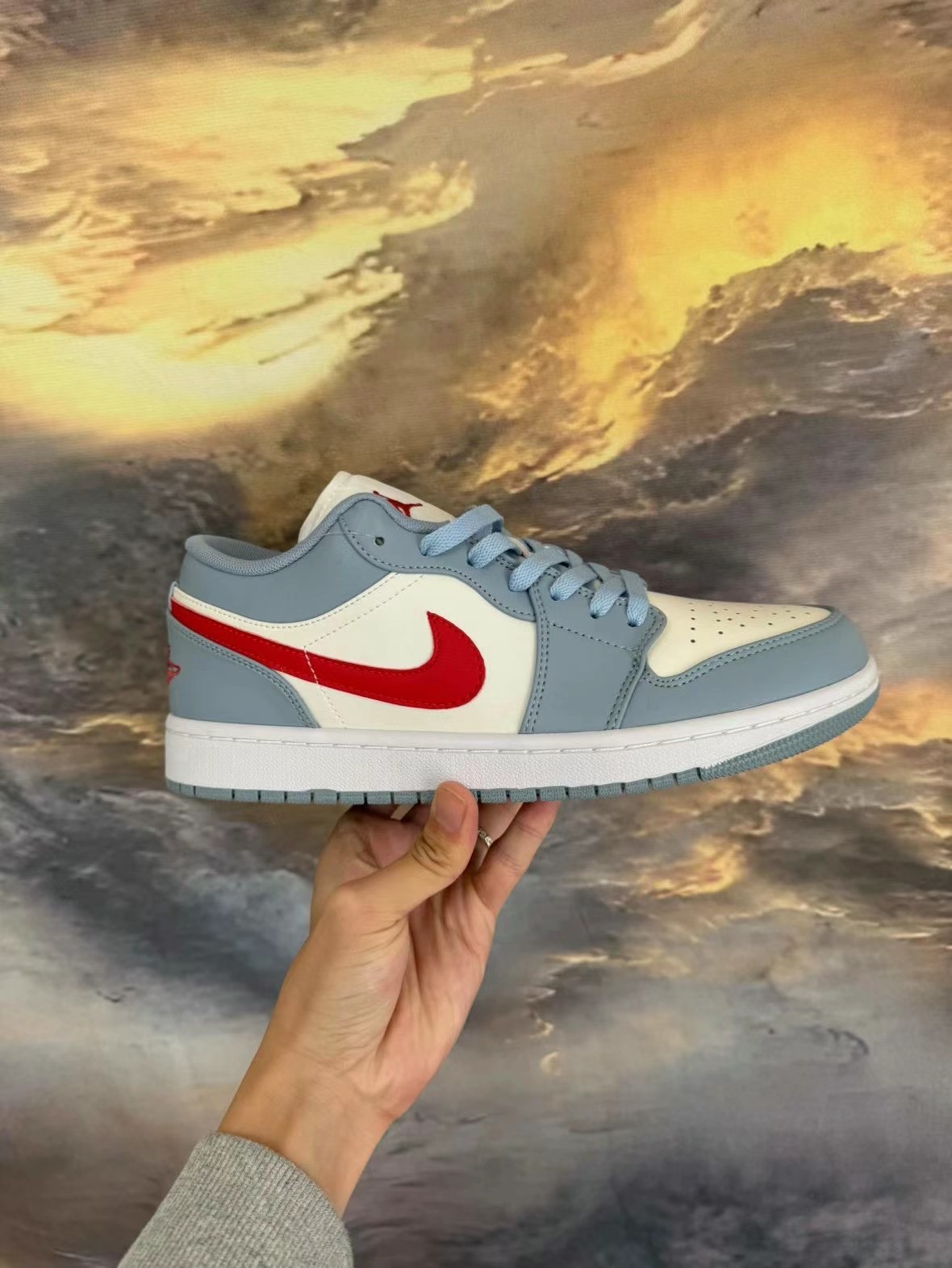 Jordan 1 `Blue Whispers Dune Red’