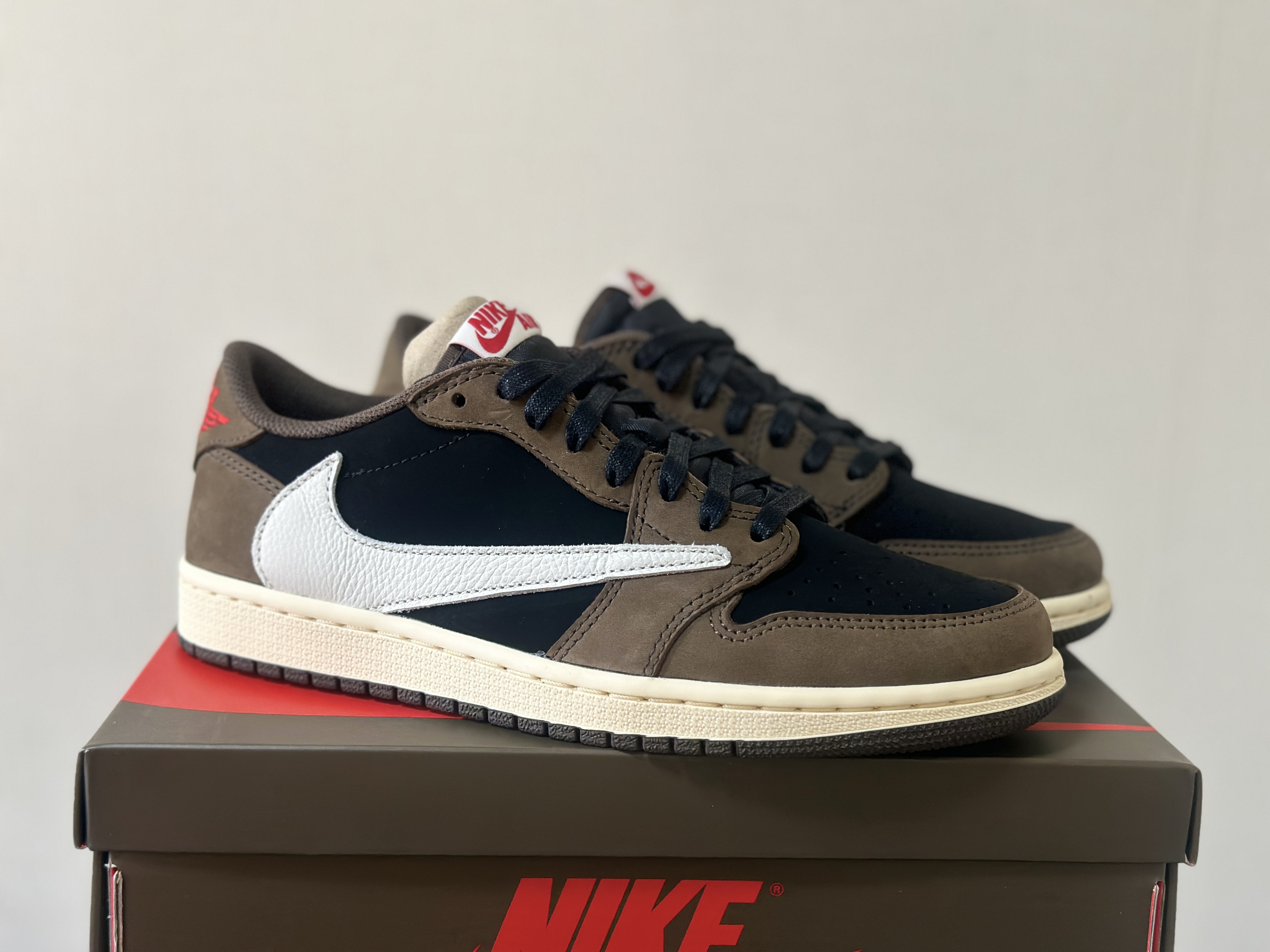 Travis Scott x Air Jordan 1 Low 'Mocha'