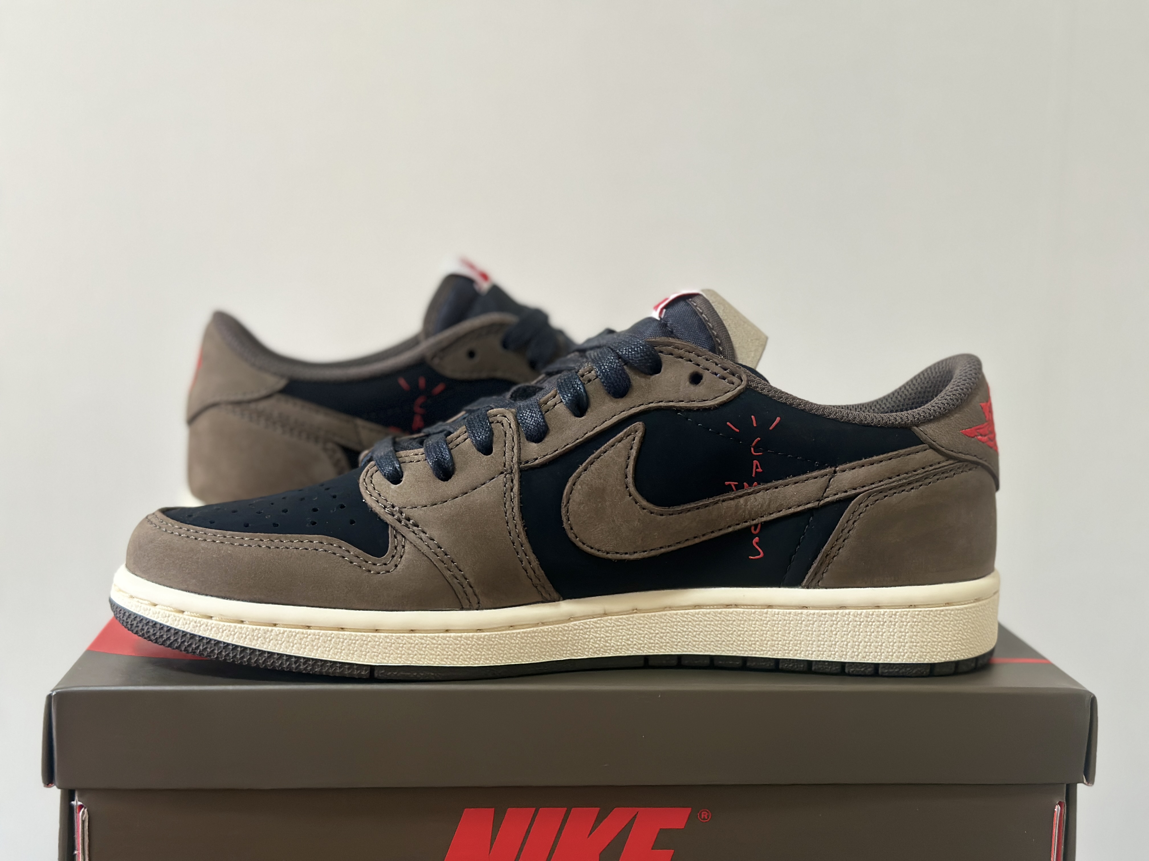 Travis Scott x Air Jordan 1 Low 'Mocha'