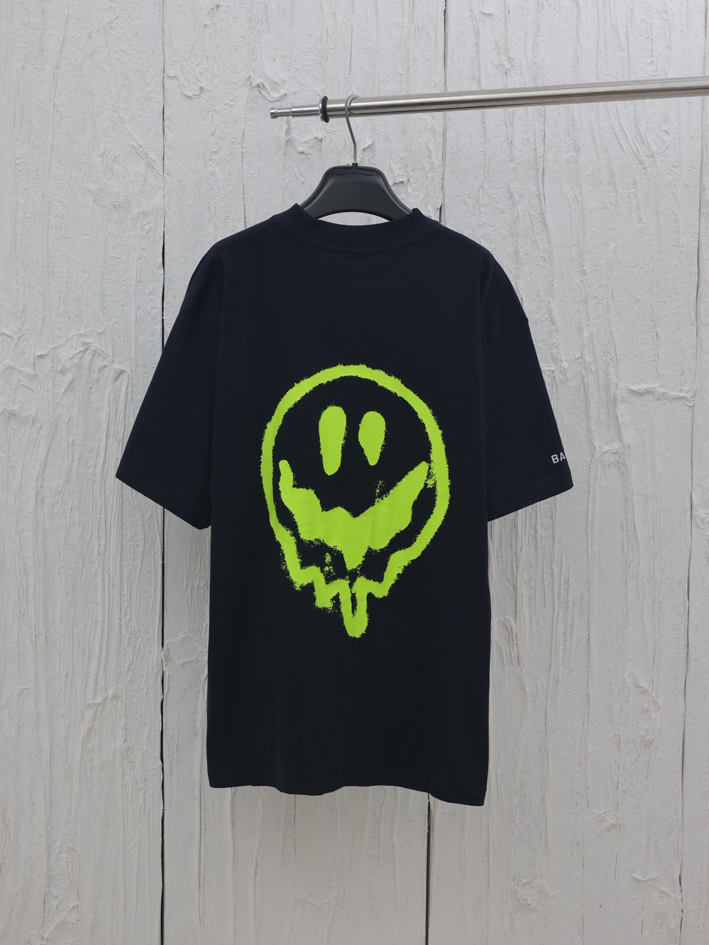 Hi There + Dripley  T-shirt Medium Fit in Black