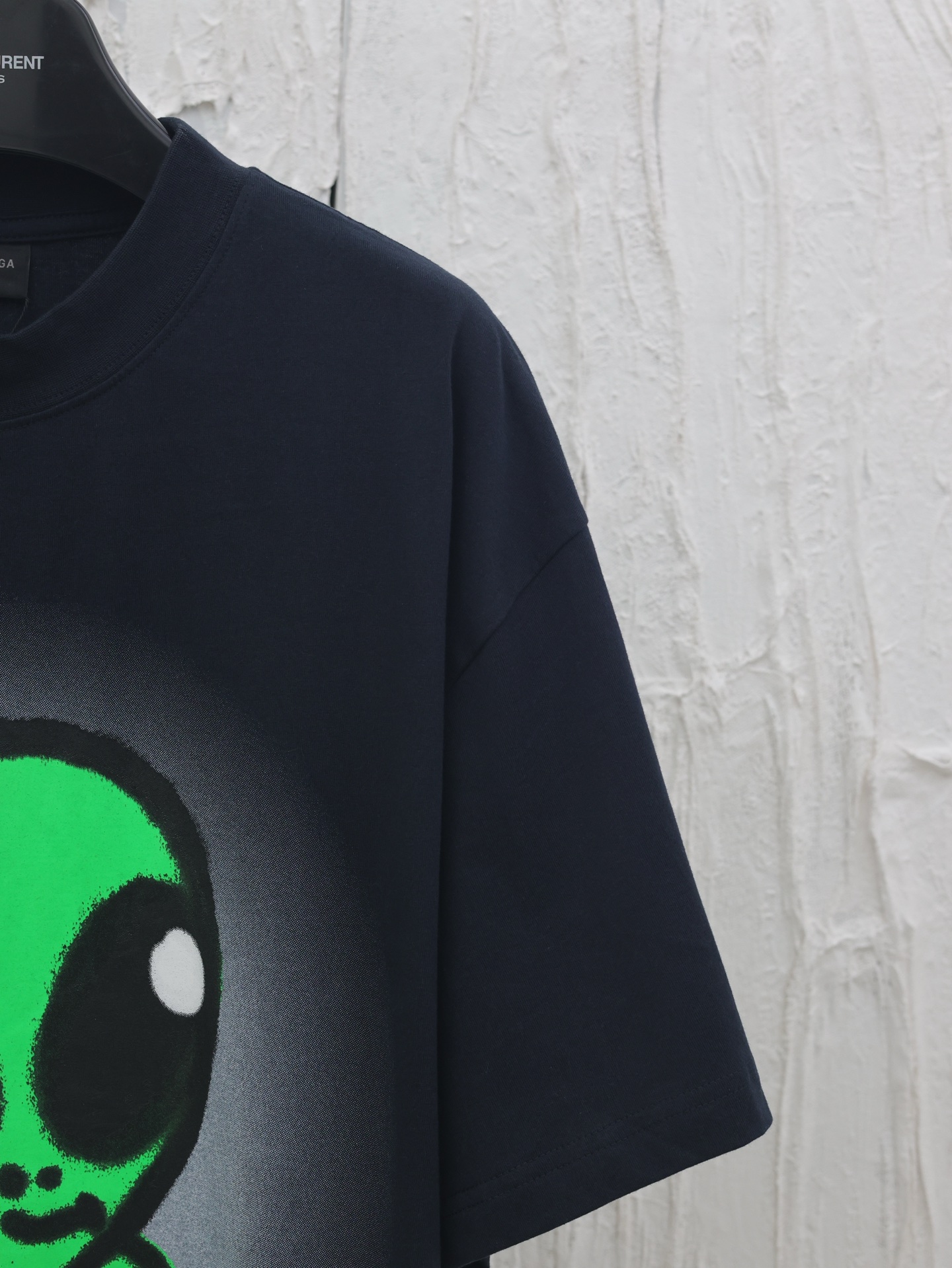 Hi There + Dripley  T-shirt Medium Fit in Black