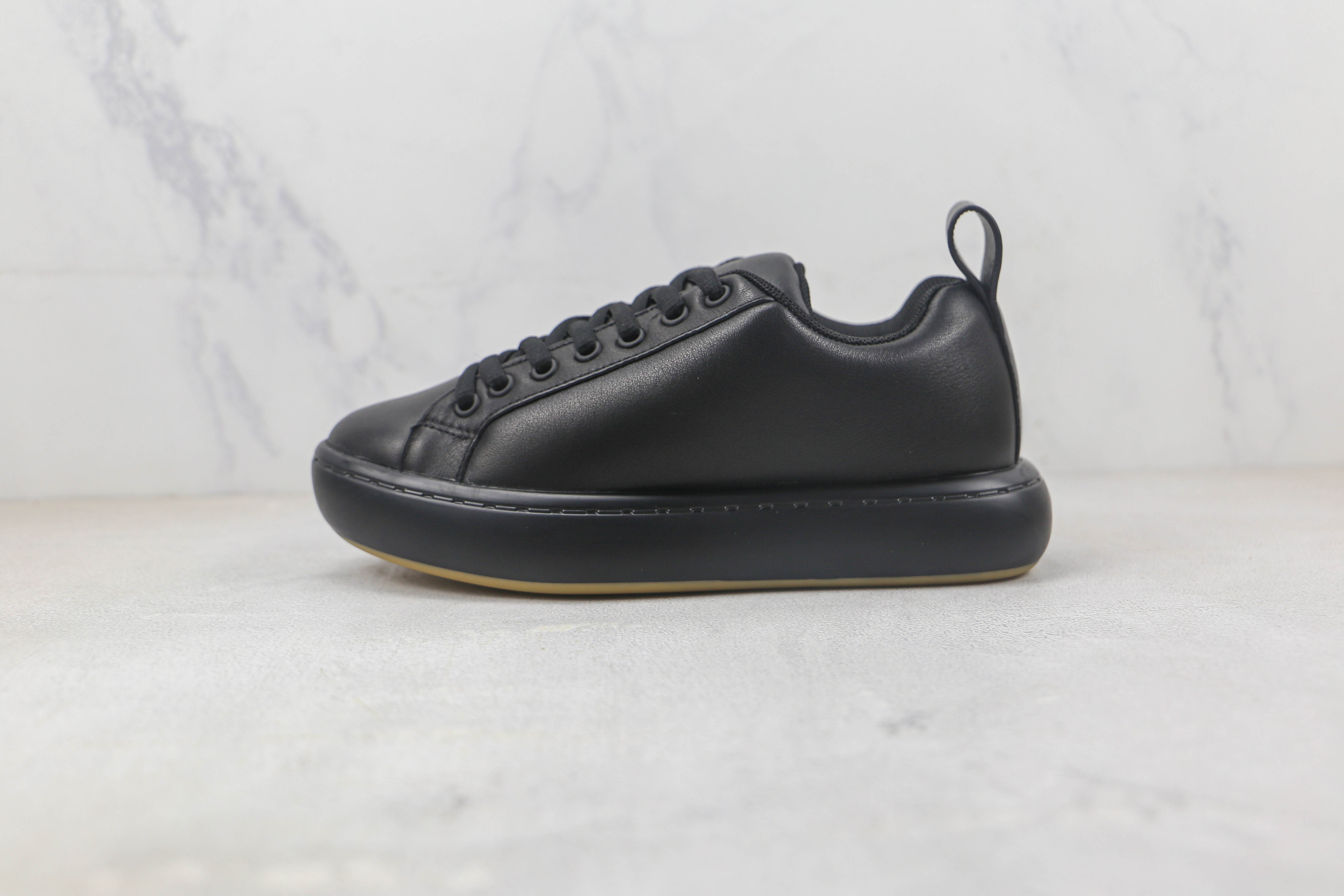 Bottega Veneta Pillow sneaker in Black