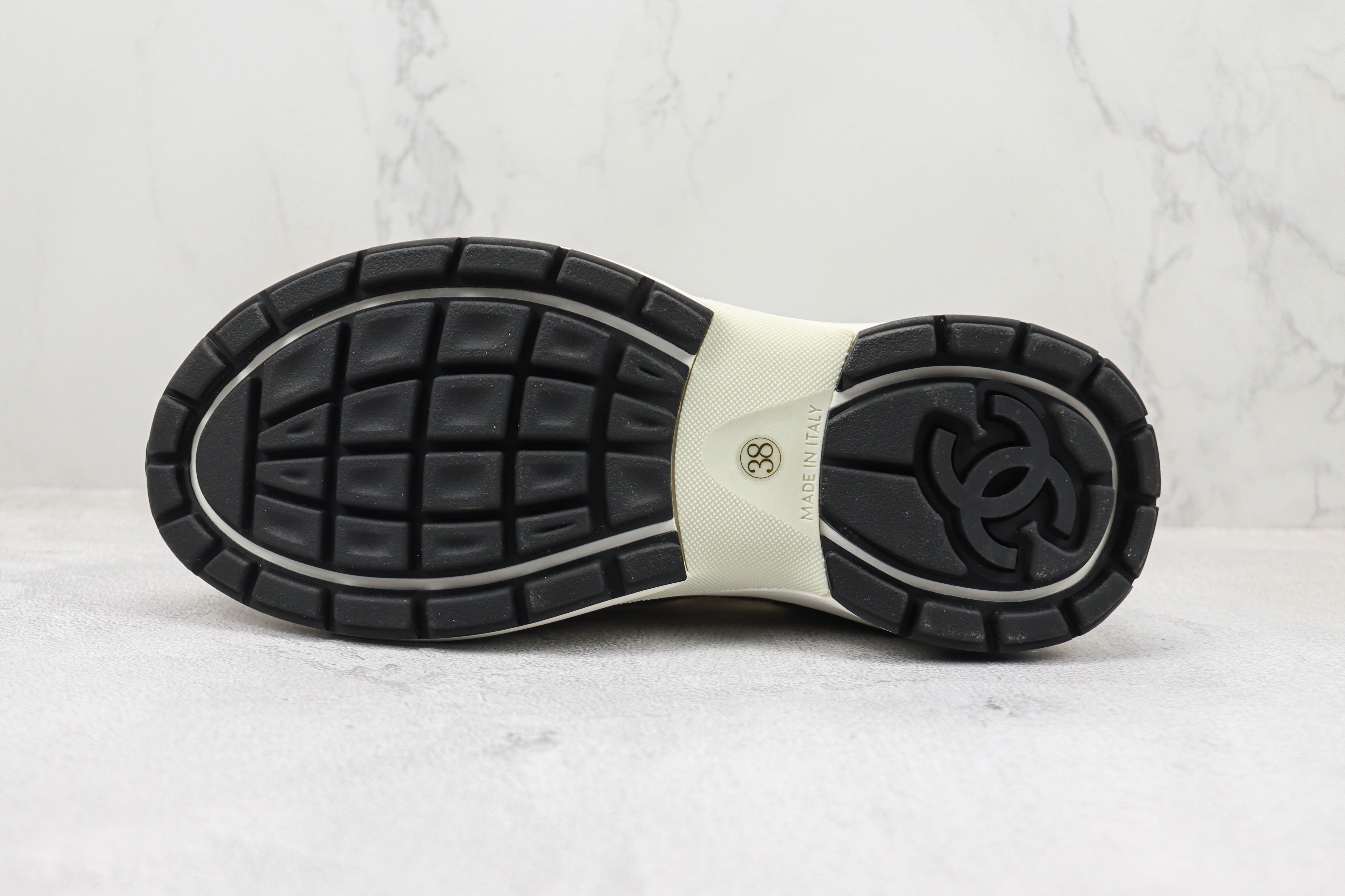 Chanel Fabric & Laminated white and gold 