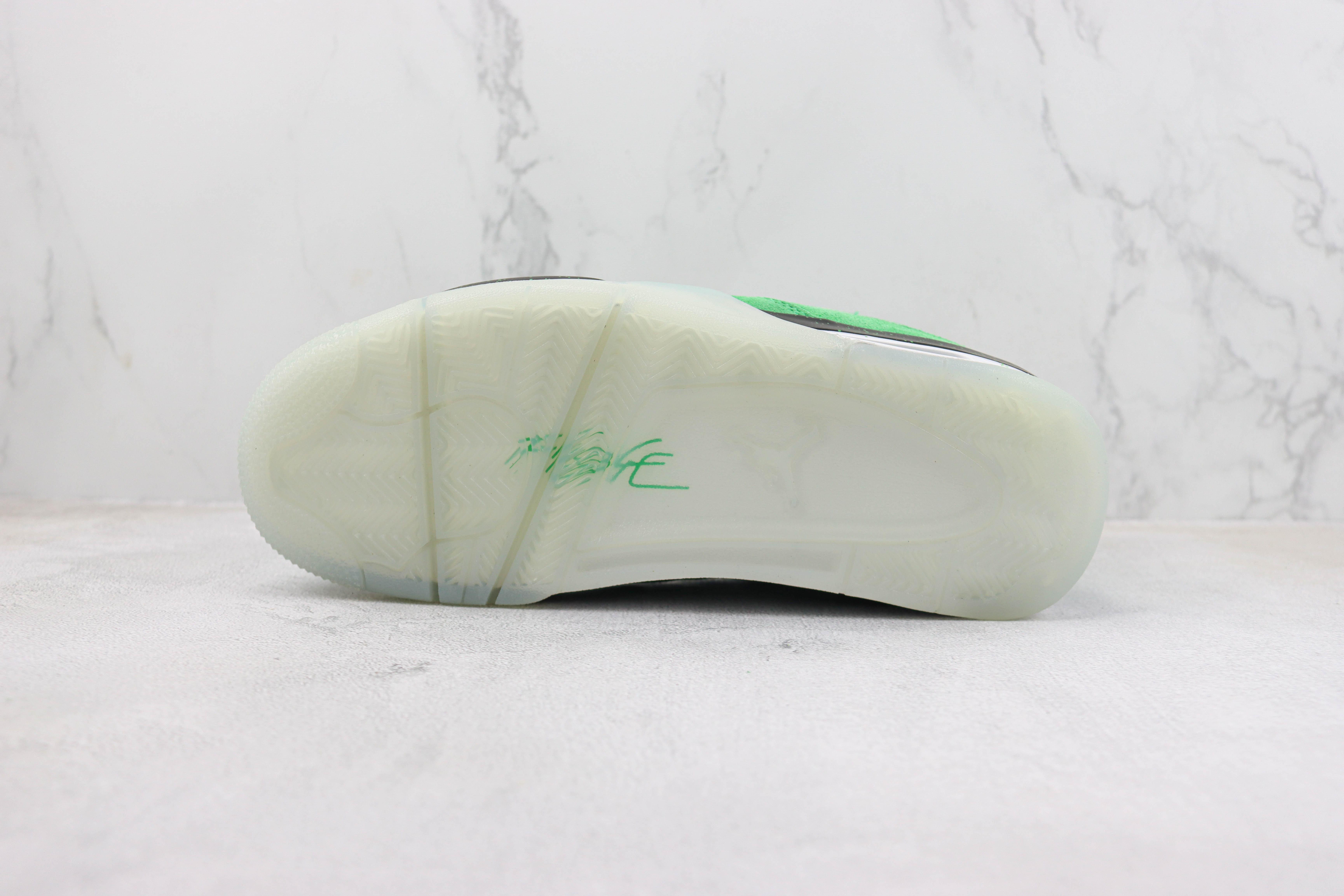 Air Jordan 4 Retro Wahlburgers