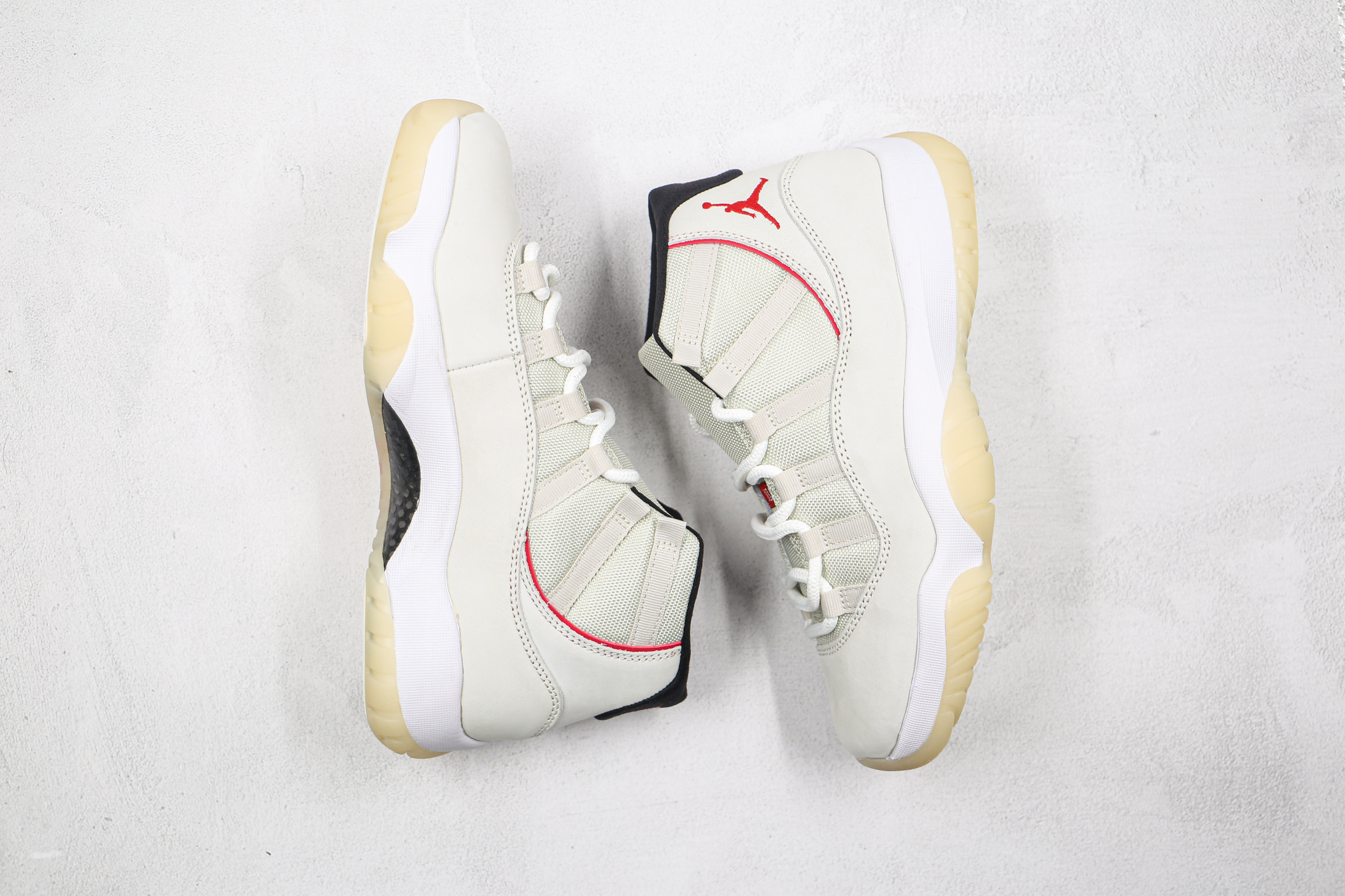 Air Jordan 11 Retro 'Platinum Tint'