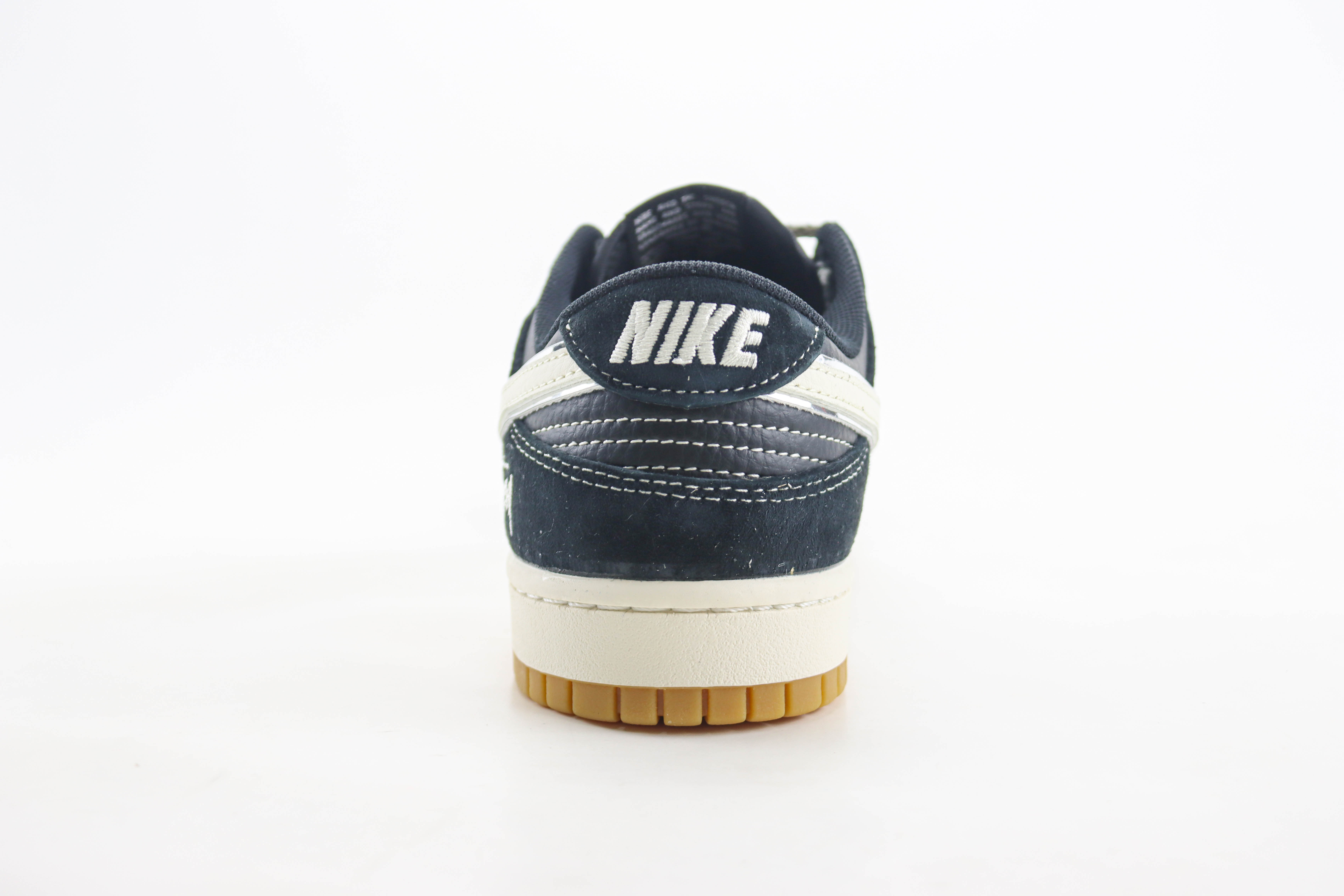 Nike SB Dunk Low Stussy