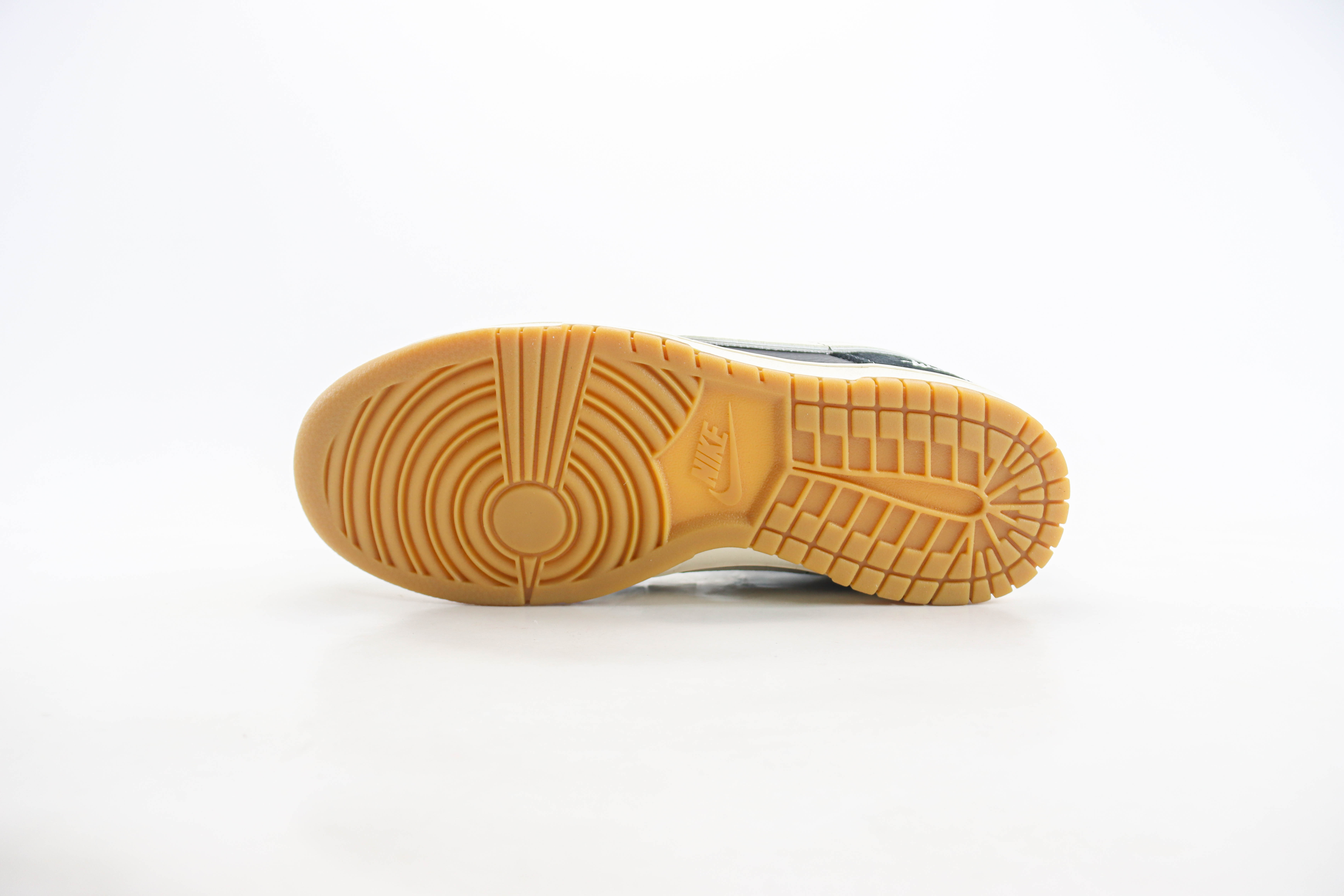 Nike SB Dunk Low Stussy