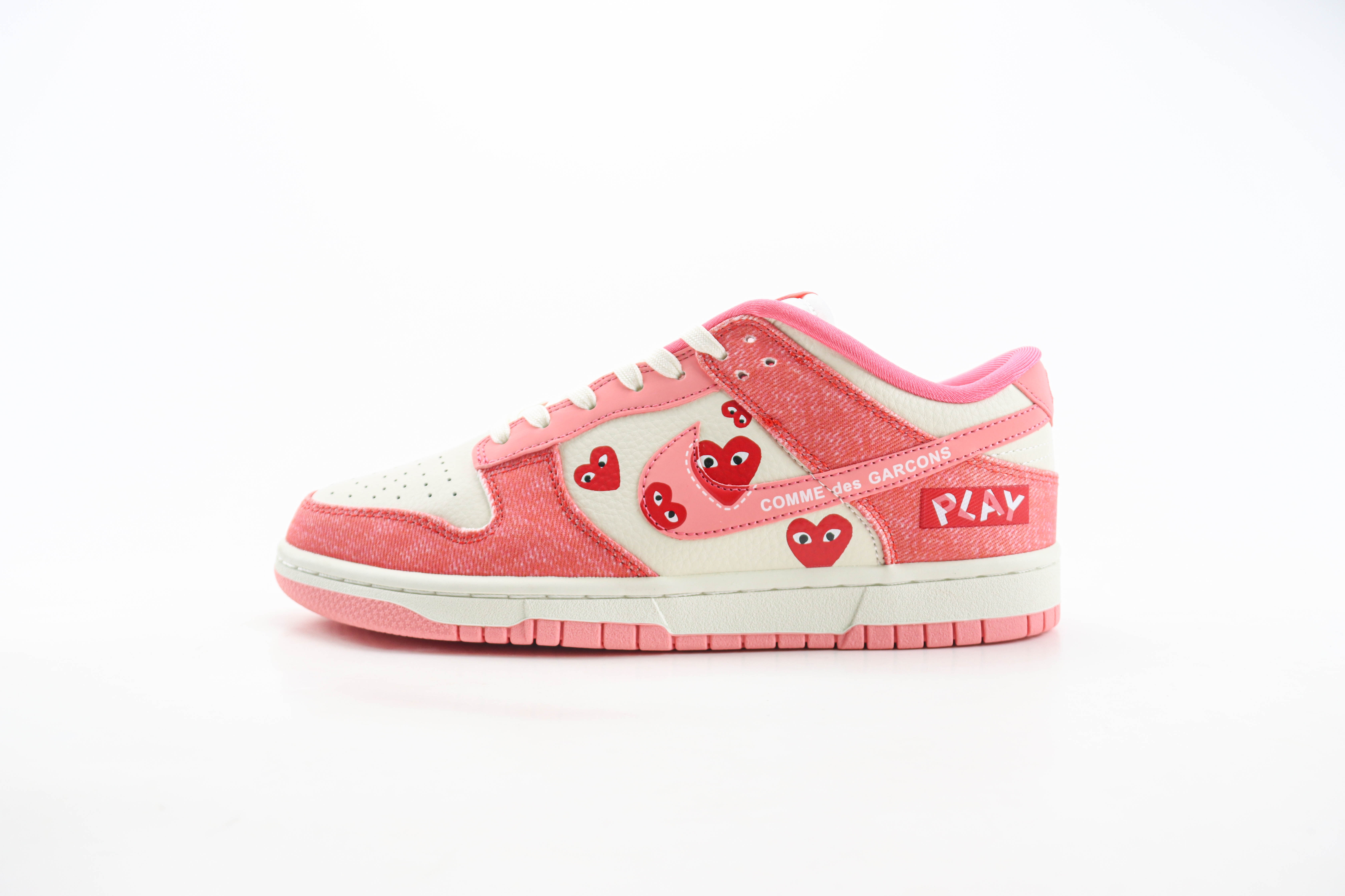 Nike Dunk Low x Comme des Garçons Play Pink Heart