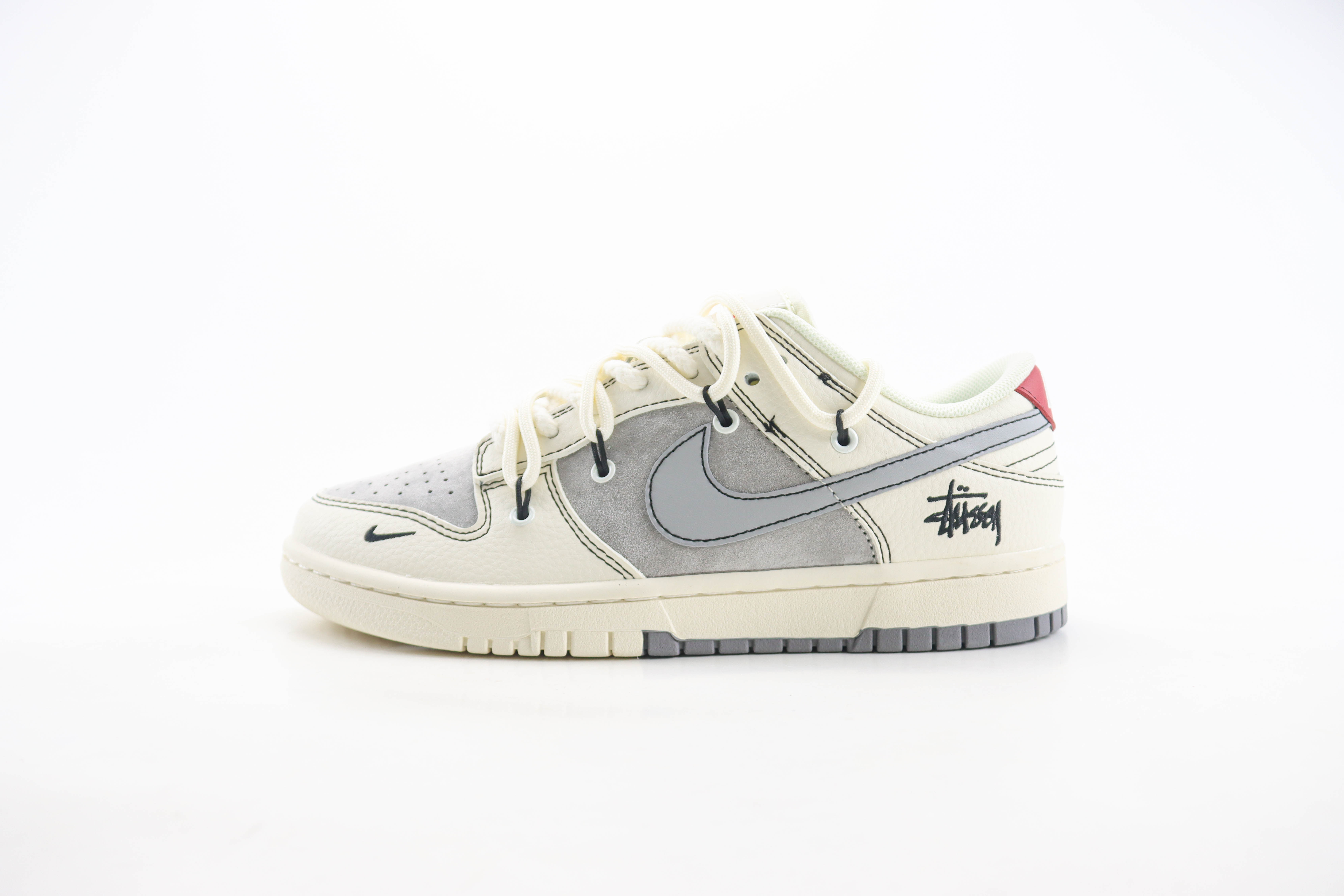 Nike Dunk Low x Stussy x Supreme 