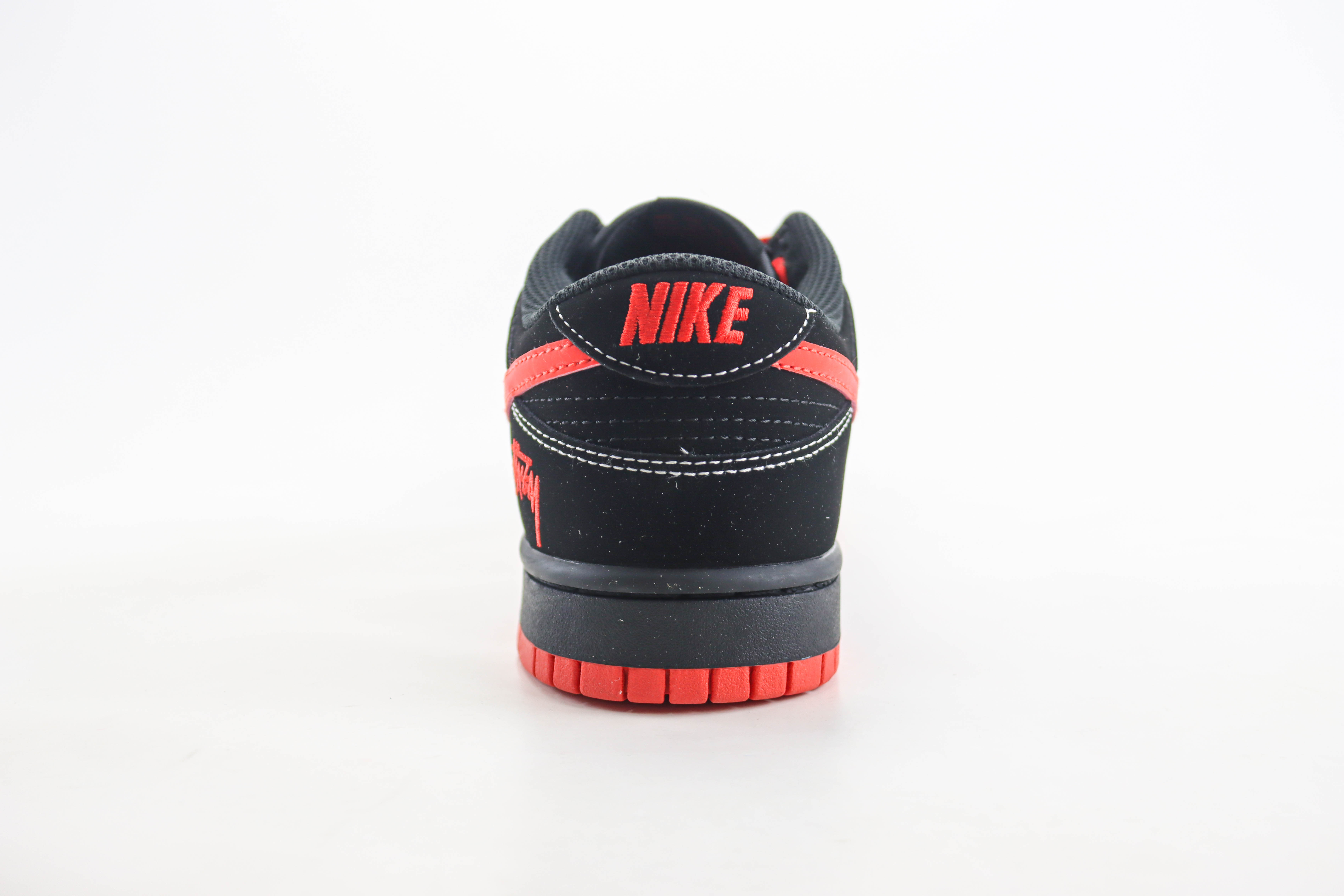 Nike SB Dunk Low x Stussy (bnr)