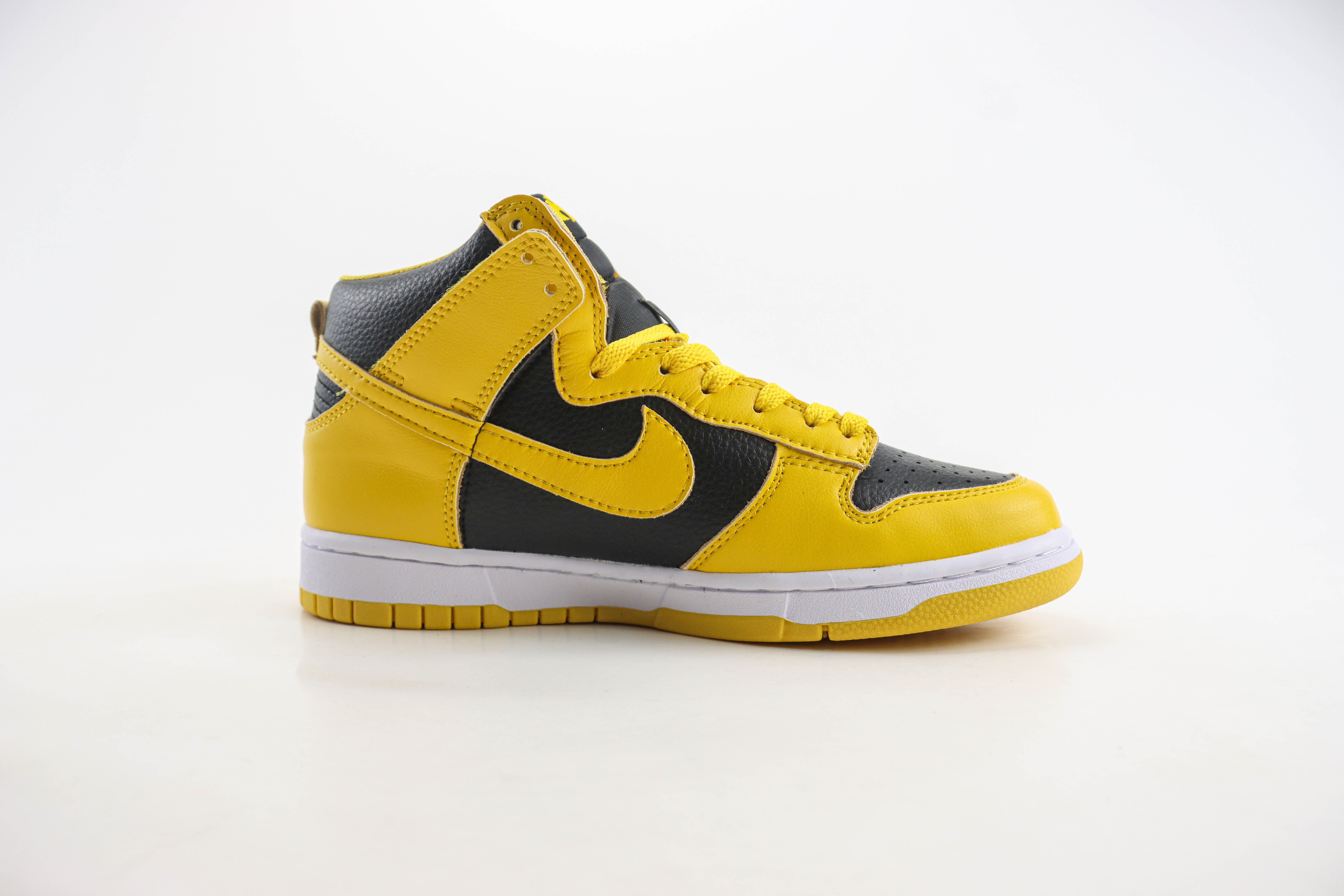 Nike Dunk High Wu-Tang Edition
