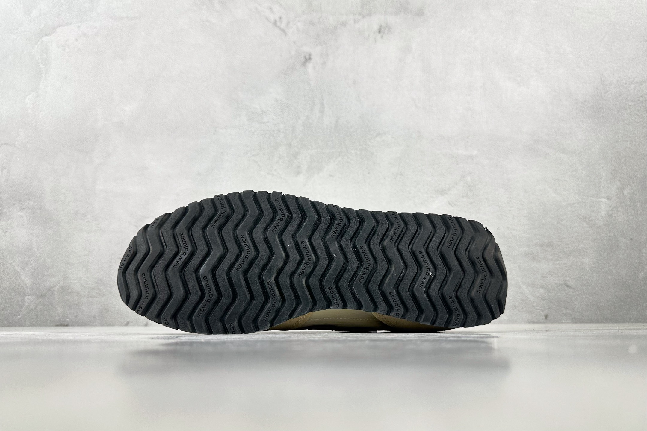 New Balance 471 in Beige 