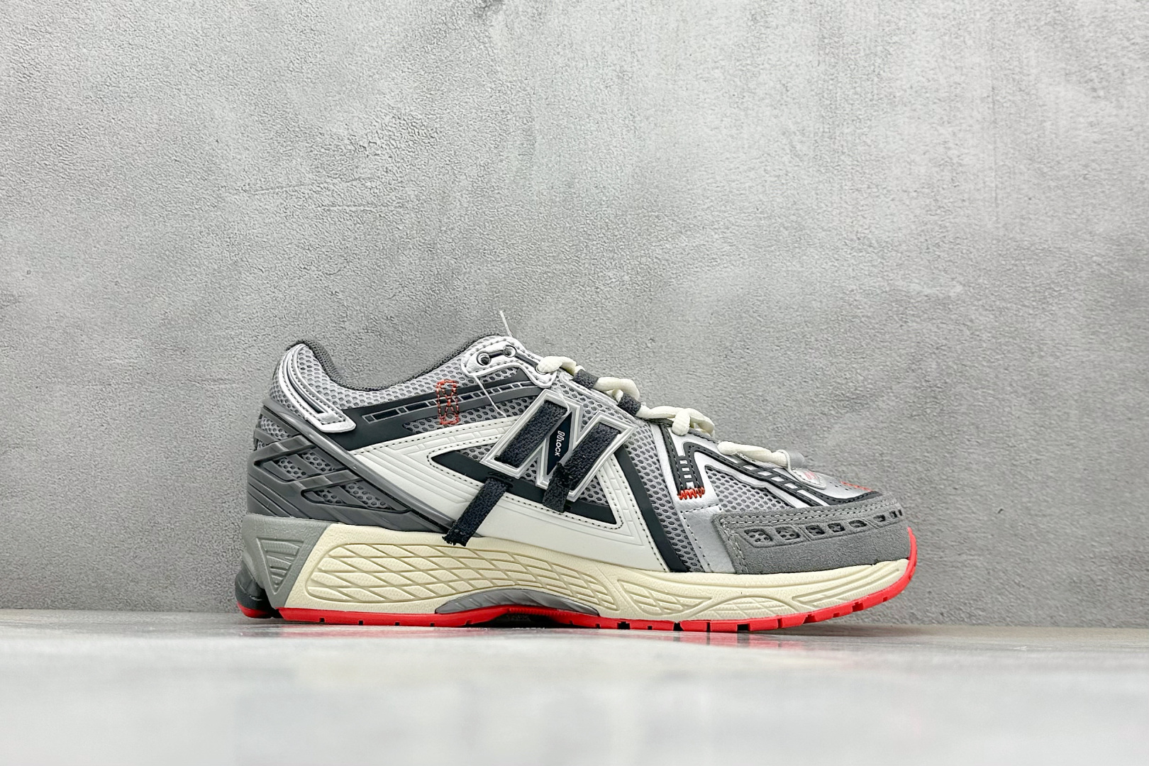 New Balance 1906A Slate grey with raincloud and drift red