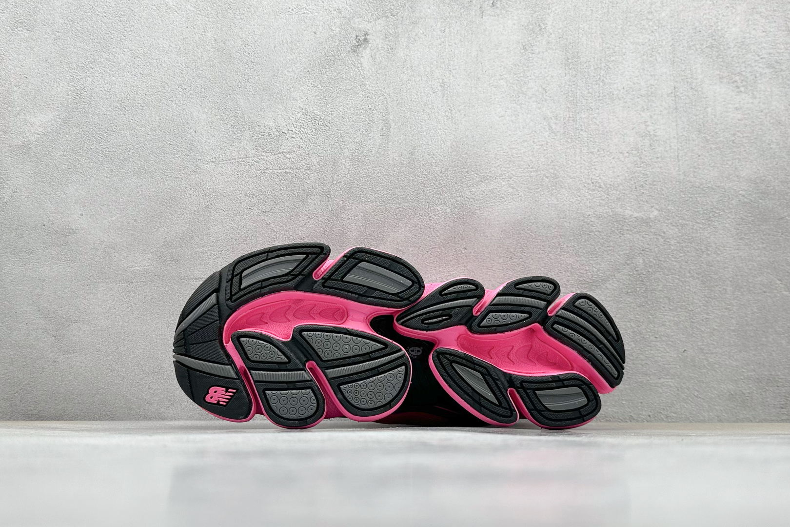 New Balance Abzorb 2000 in pink