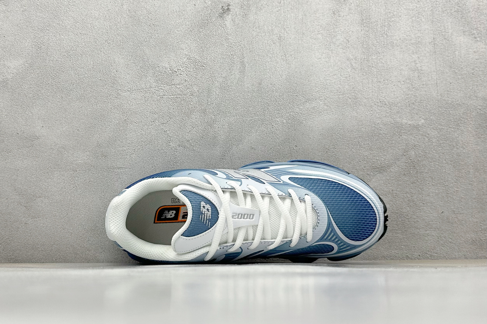 New Balance Abzorb 2000 in baby blue