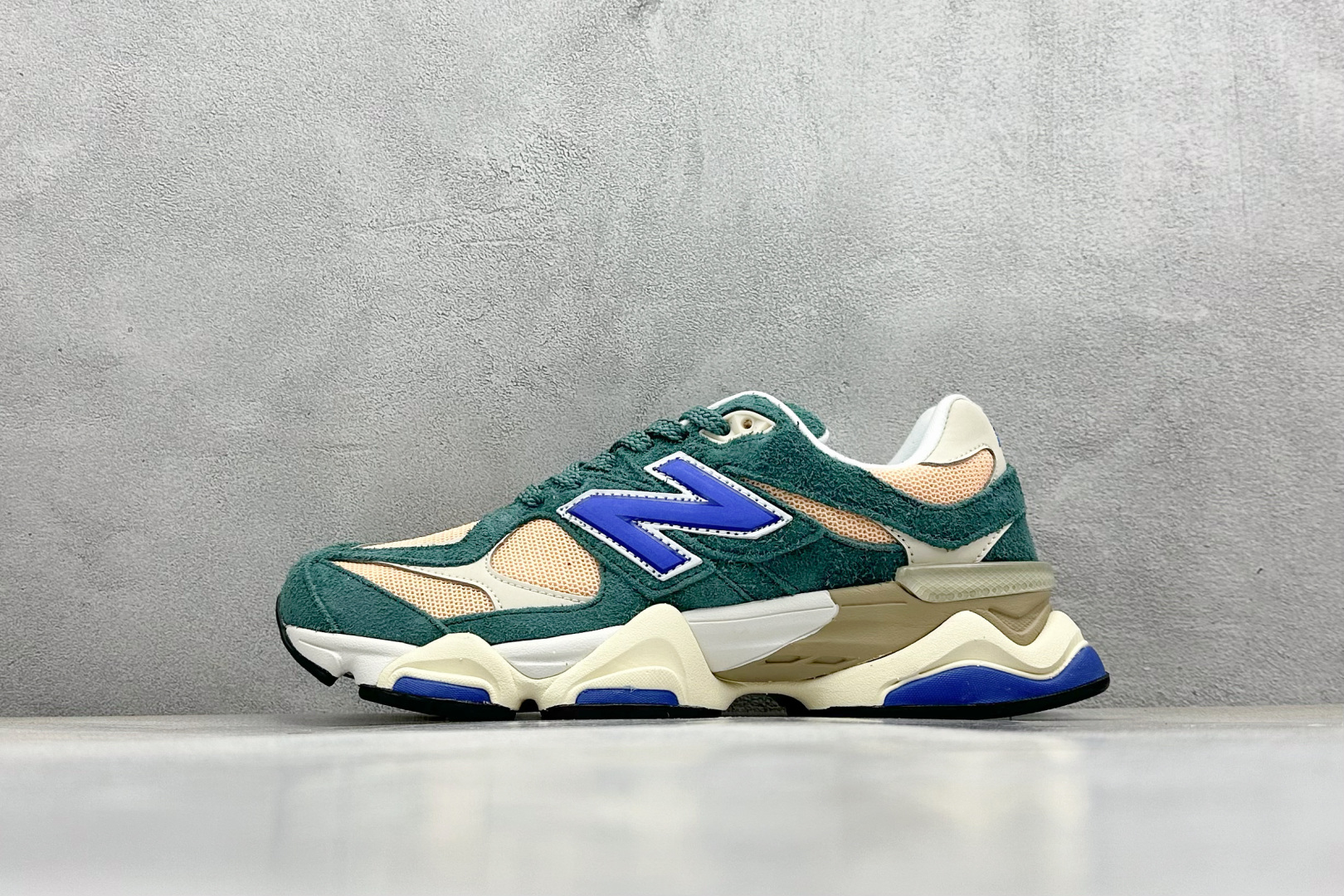 New Balance 9060 'New Spruce Peach Blossom'
