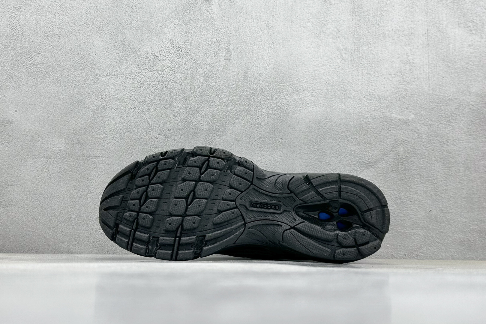 New Balance 740 'Black with silver metallic'