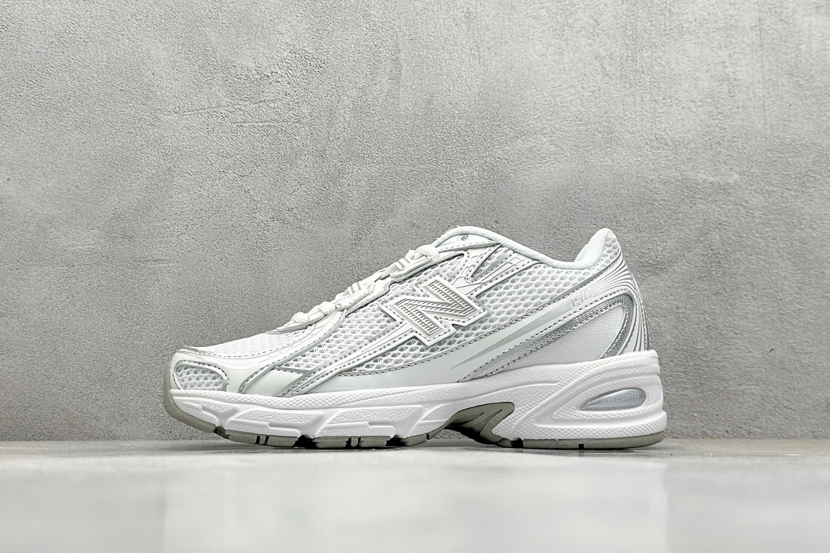 New Balance 740 'Silver Metallic'