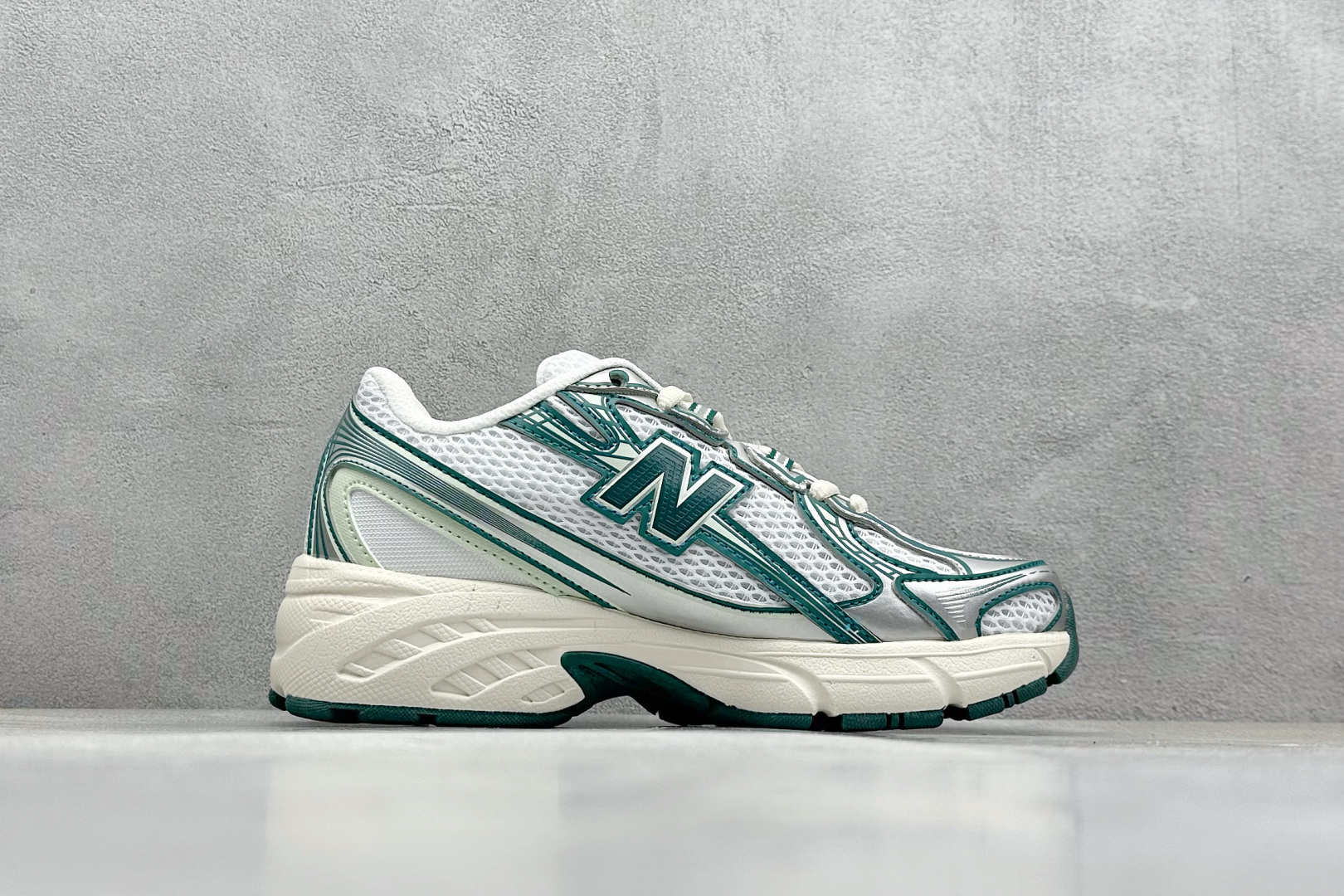 New Balance740v2 'White Marsh Green'