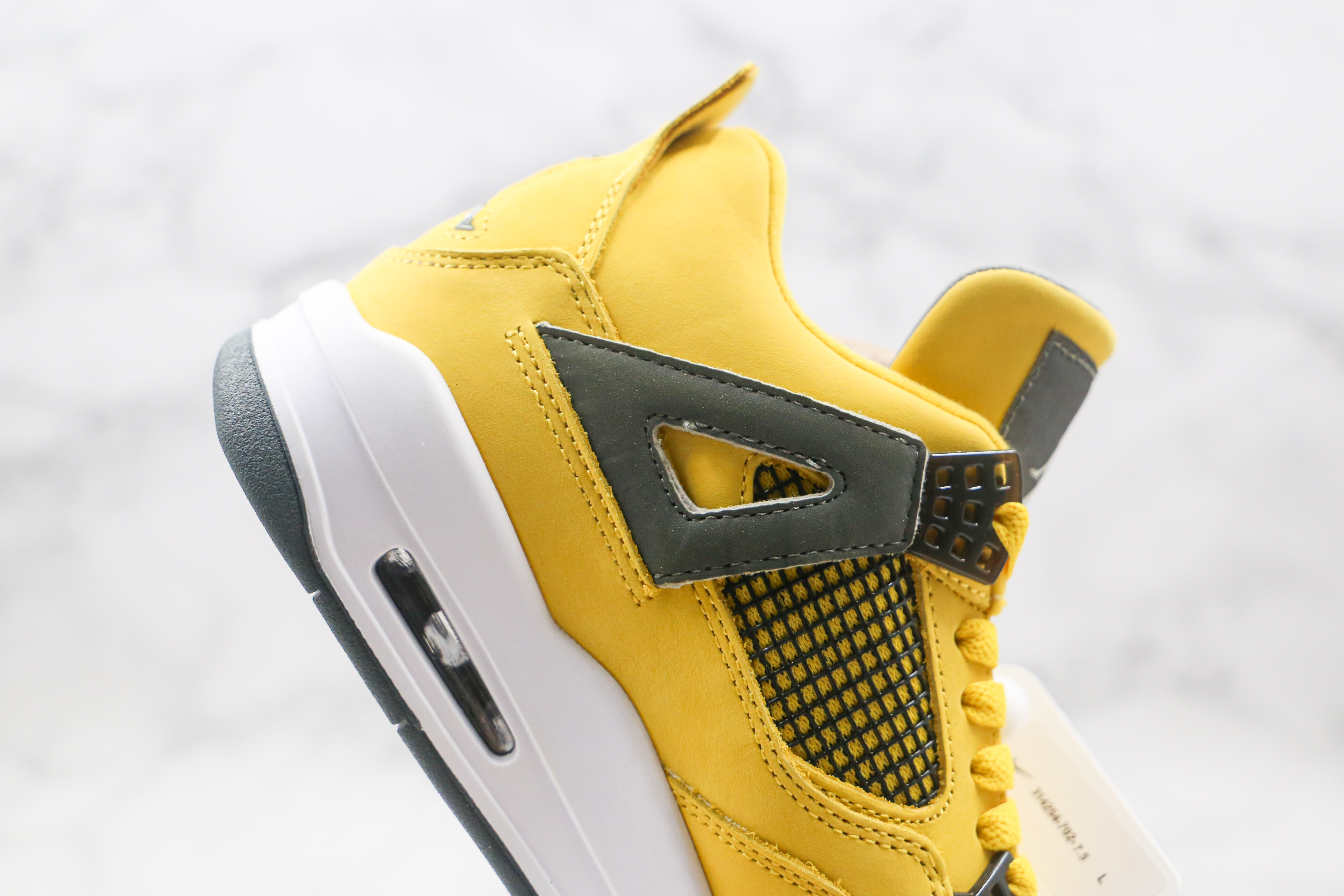 Air Jordan 4 Retro 'Lightning' 2021