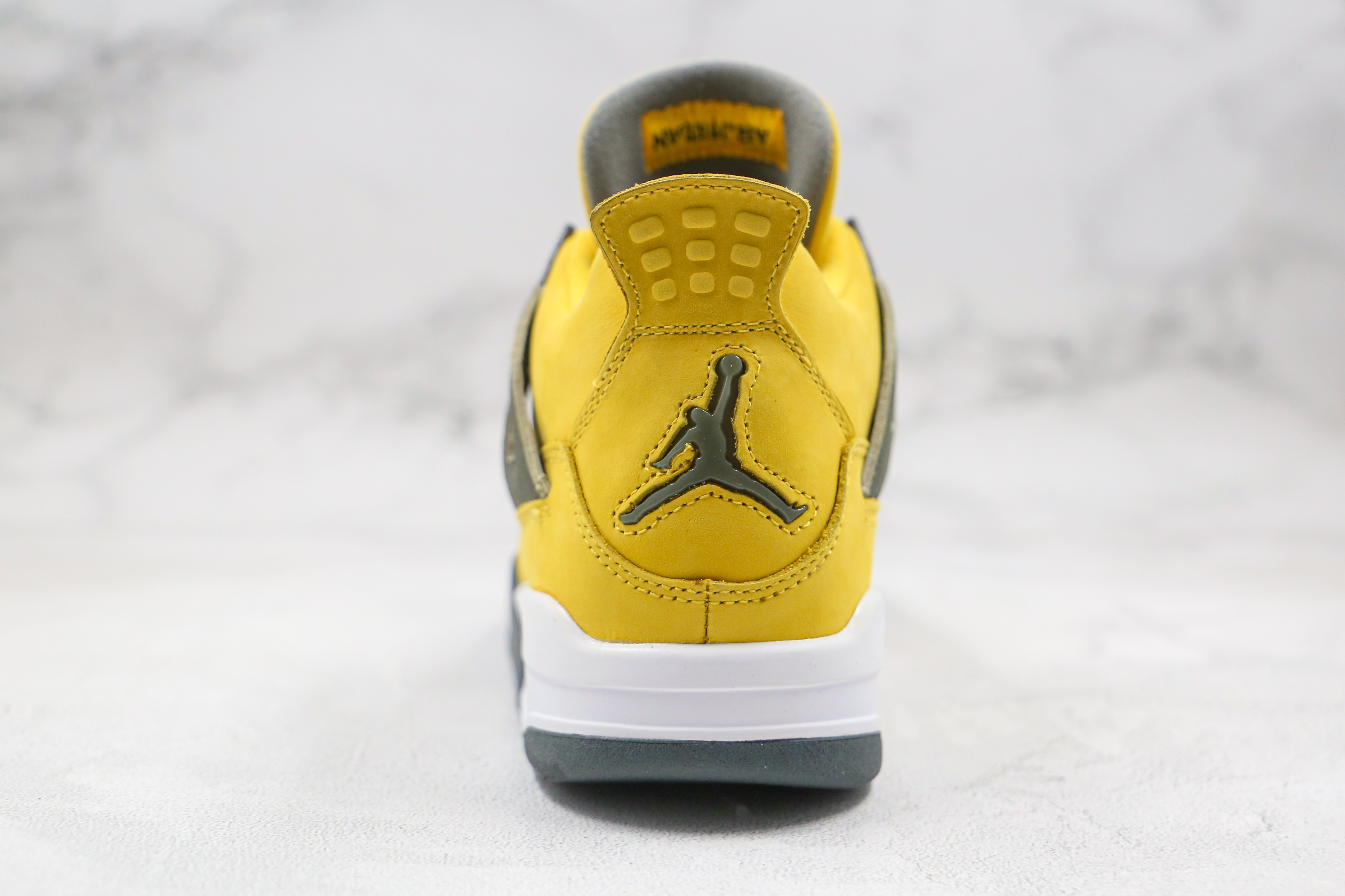 Air Jordan 4 Retro 'Lightning' 2021