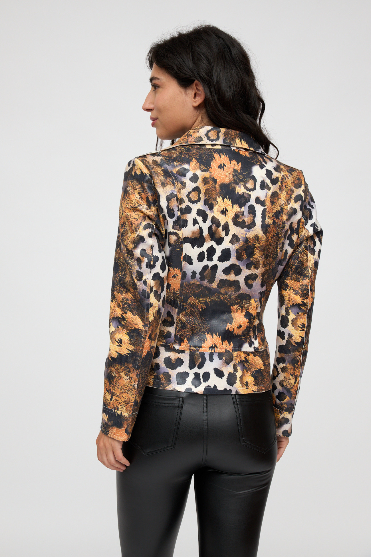 Chaqueta estampada animal print