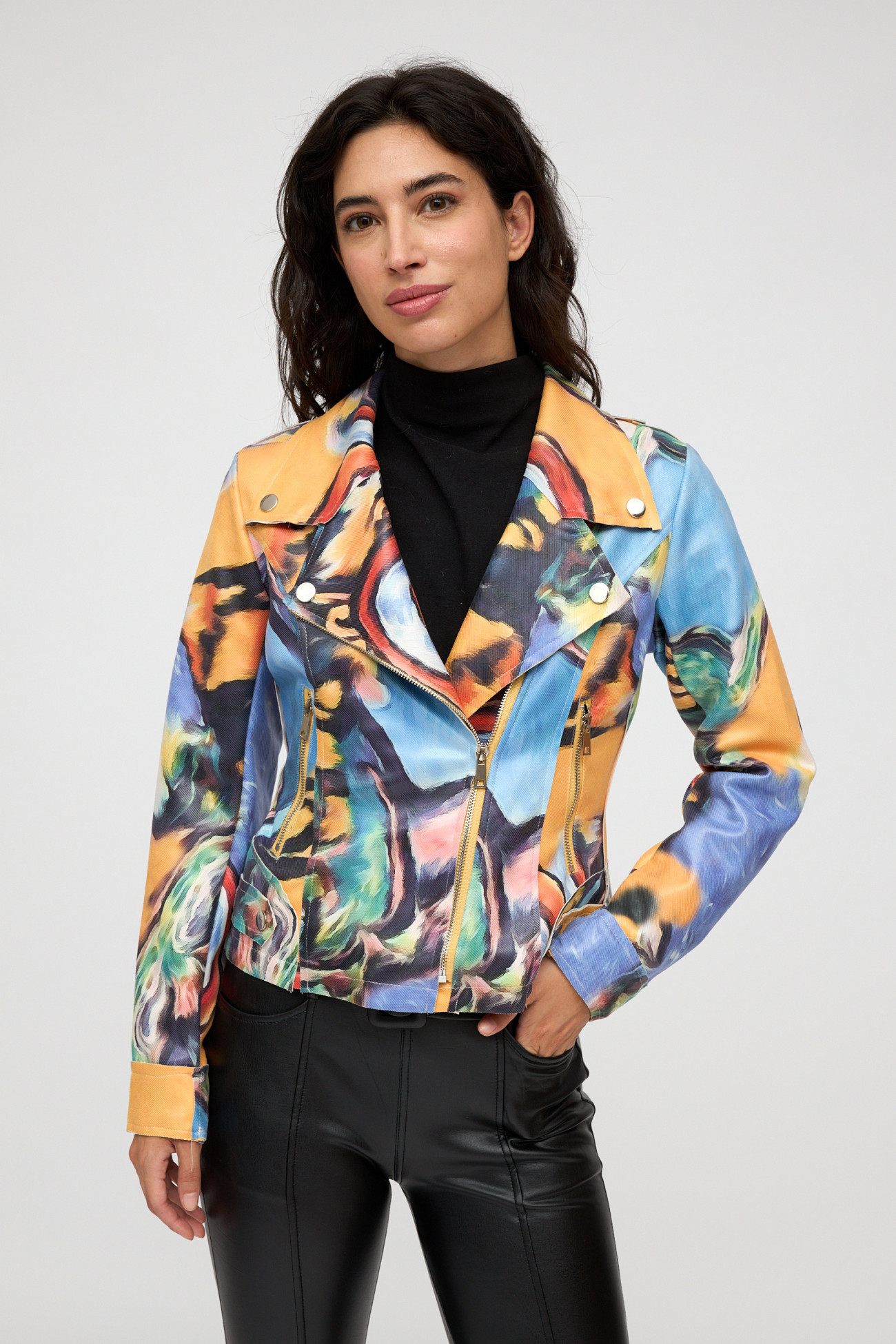 Chaqueta de cuero estampada