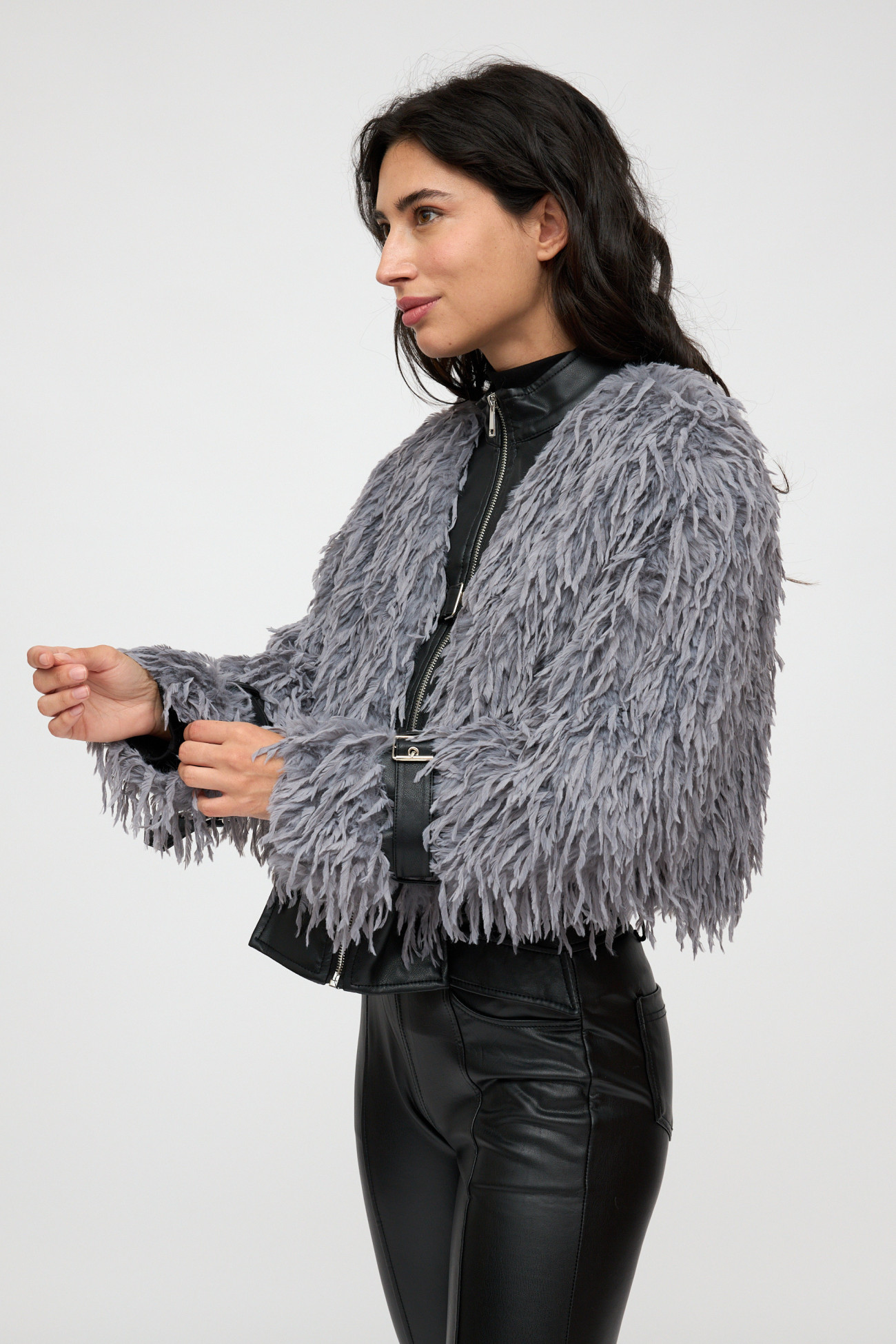 Chaqueta de pelo sintético gris