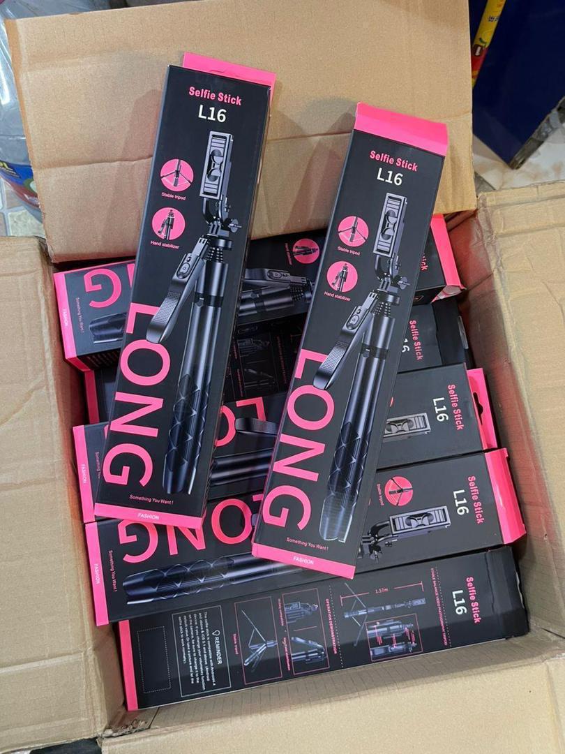 L16 Ai Tracking Selfie Stick - Phone Tripod