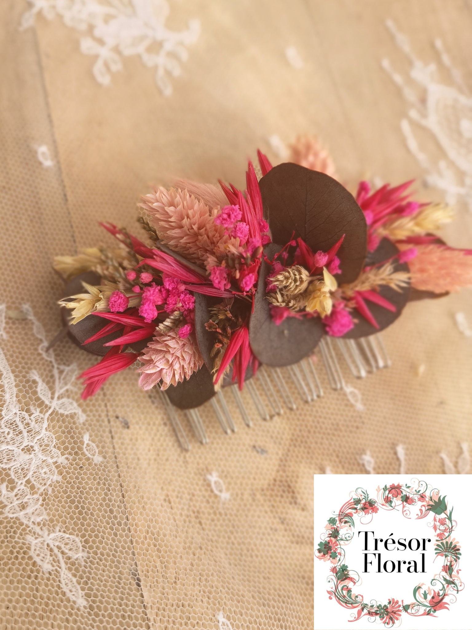 Peigne fleuri