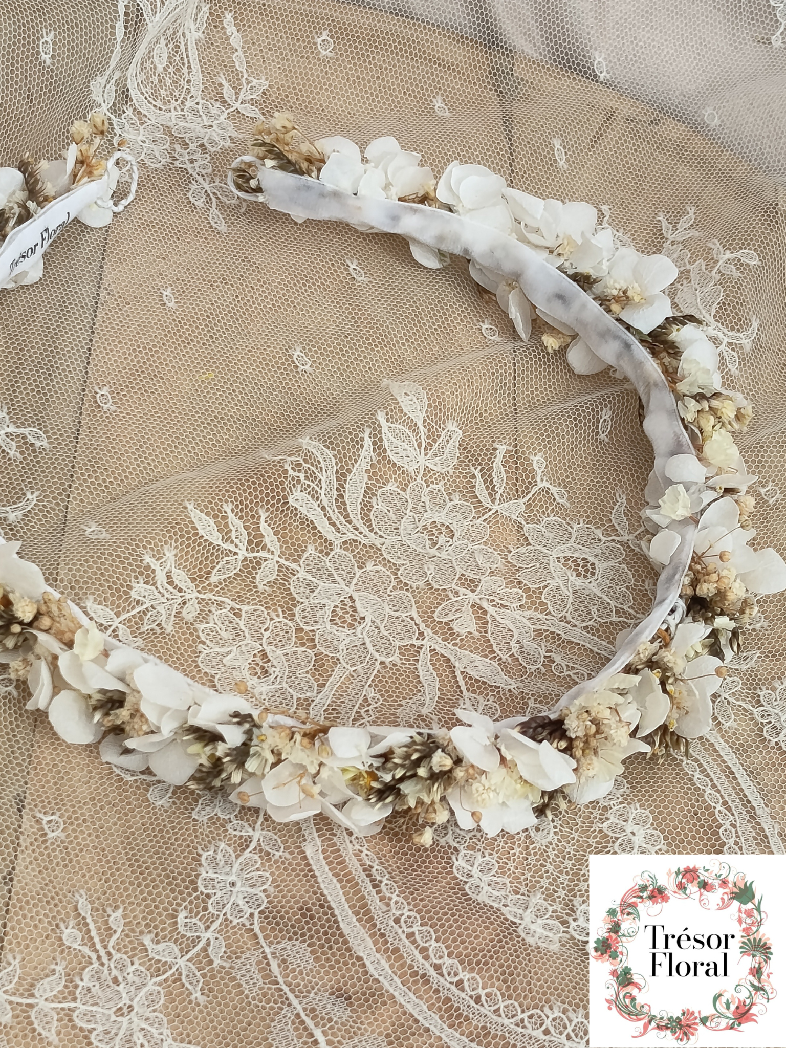 Couronne de fleurs séchées