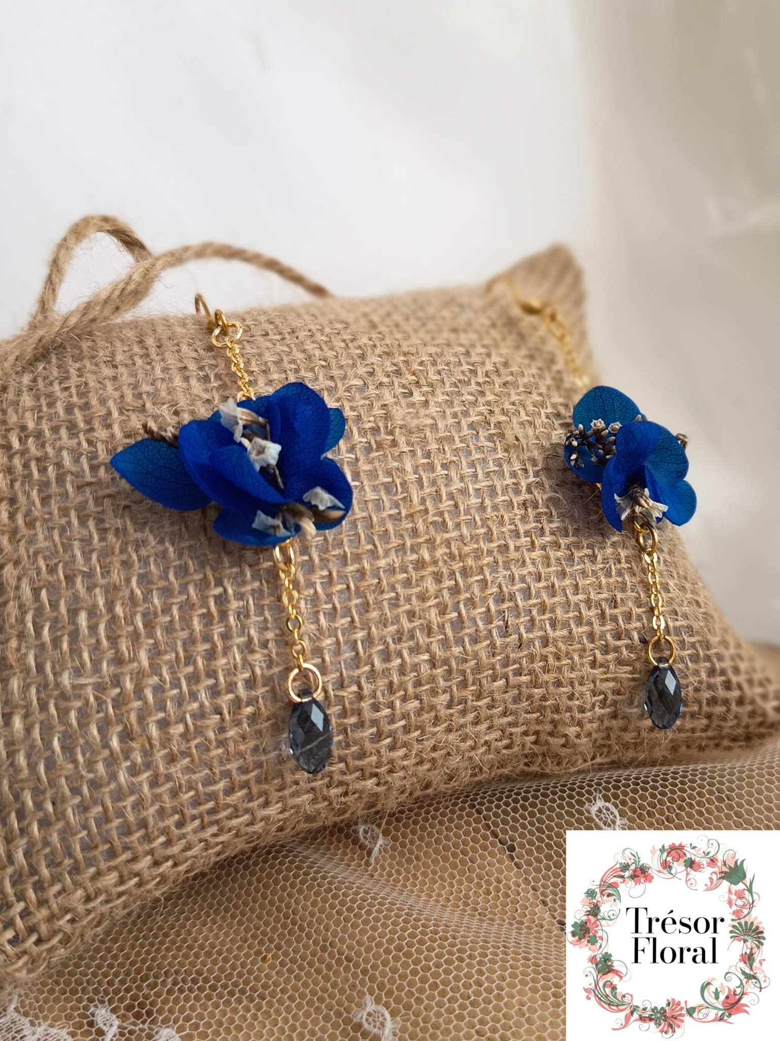 Boucles d’oreilles Fleuries collection bleu roi