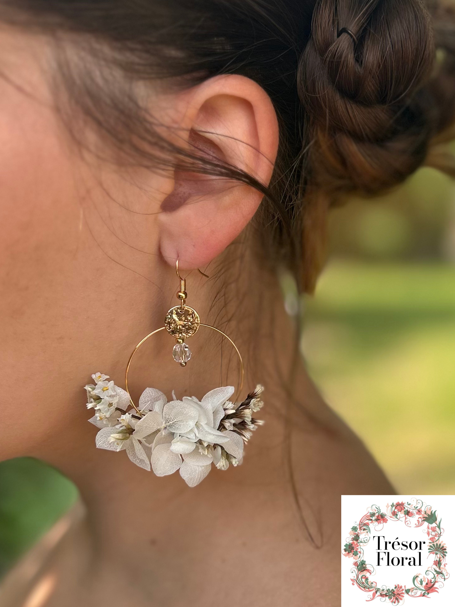 Boucles d’oreilles florales avec cristaux