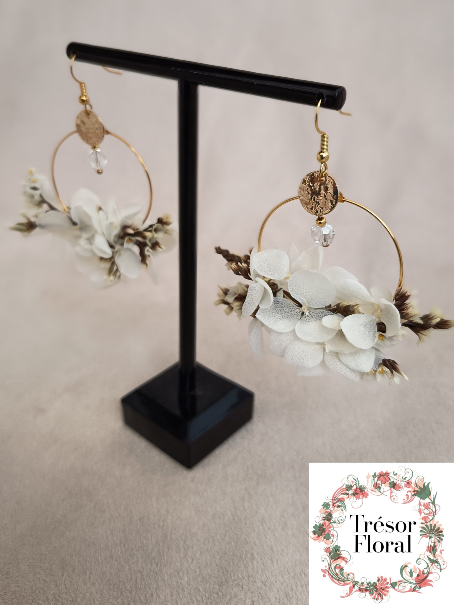 Boucles d’oreilles florales avec cristaux